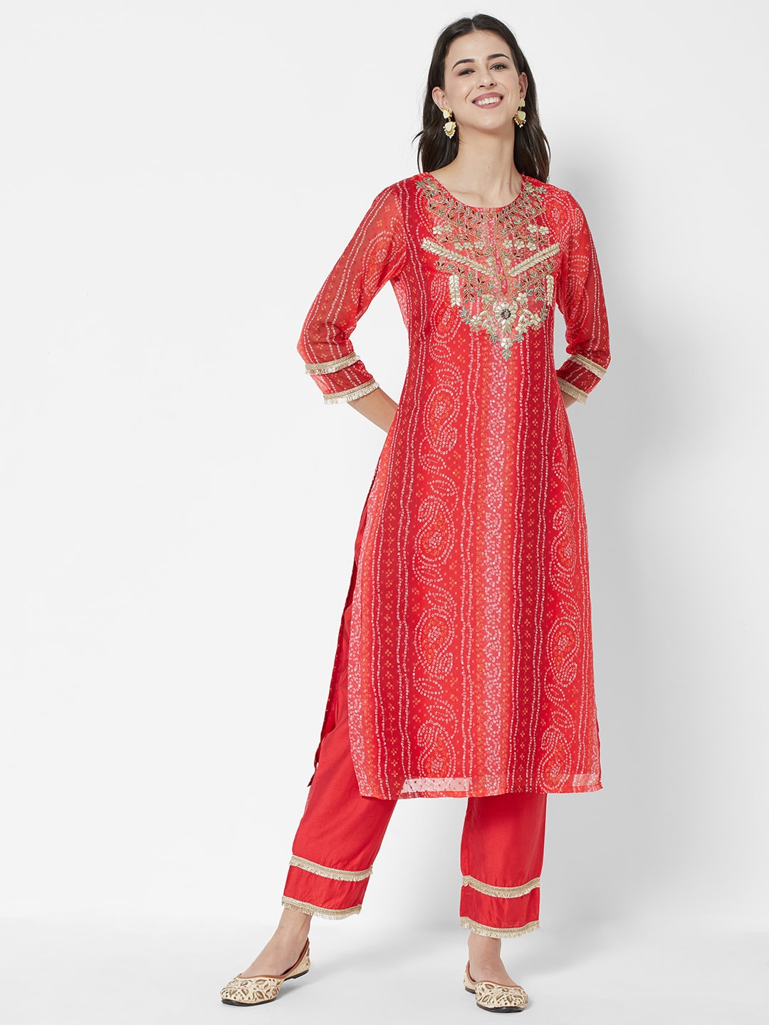 

HEEPOSH Women Red Floral Embroidered Gotta Patti Kurta with Trouser & Dupatta