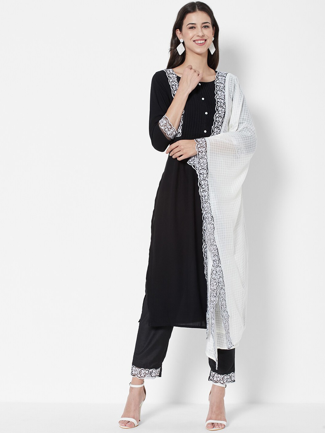 

HEEPOSH Women Black & White Floral Embroidered Kurta with Trouser & Dupatta