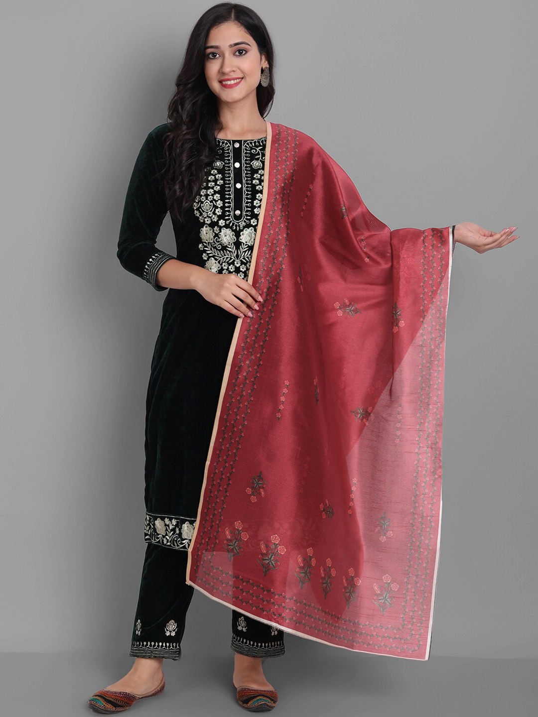 

Ziva Fashion Women Ethnic Motifs Embroidered Velvet Kurta with Trousers & Dupatta, Green