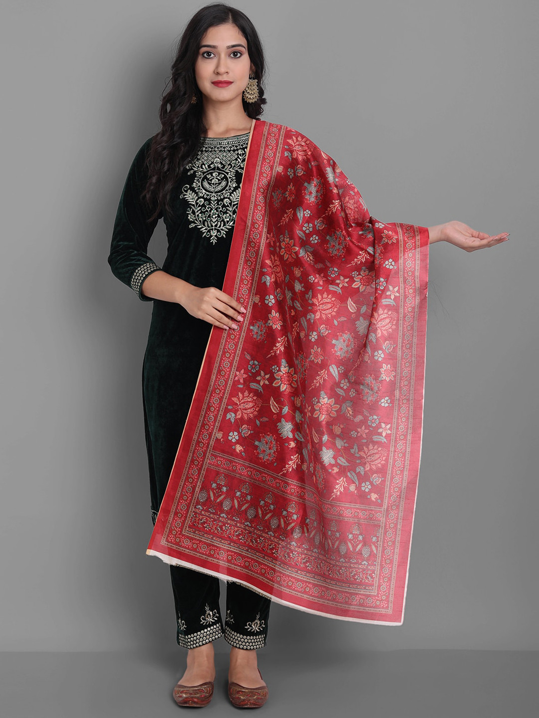 

Ziva Fashion Women Ethnic Motifs Yoke Design Velvet Kurta with Trouser & Dupatta, Green