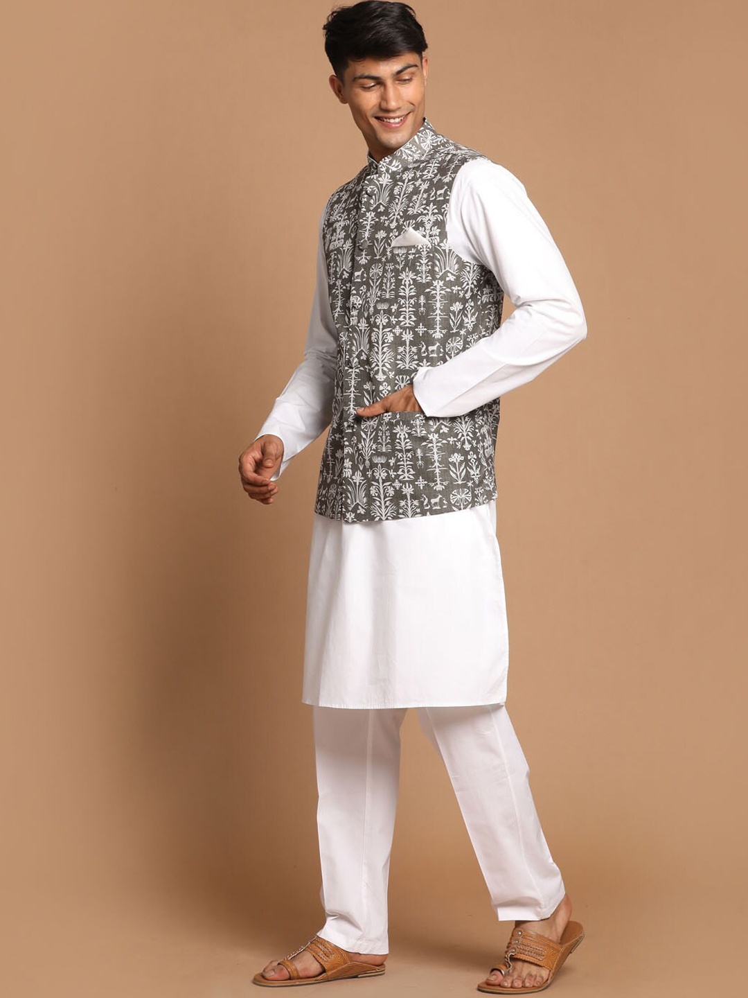 

VASTRAMAY Men Pure Cotton Kurta with Trousers & Nehru Jacket, White