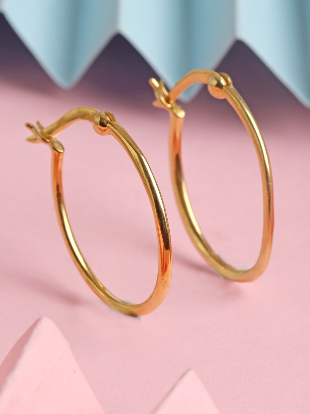 

Clara Women Gold Toned 925 Silver Oval Hoop Earrings