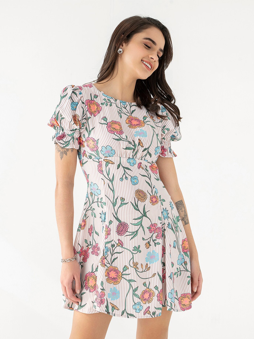 

CLOSETHOOK White & Peach-Coloured Floral Crepe Mini Dress