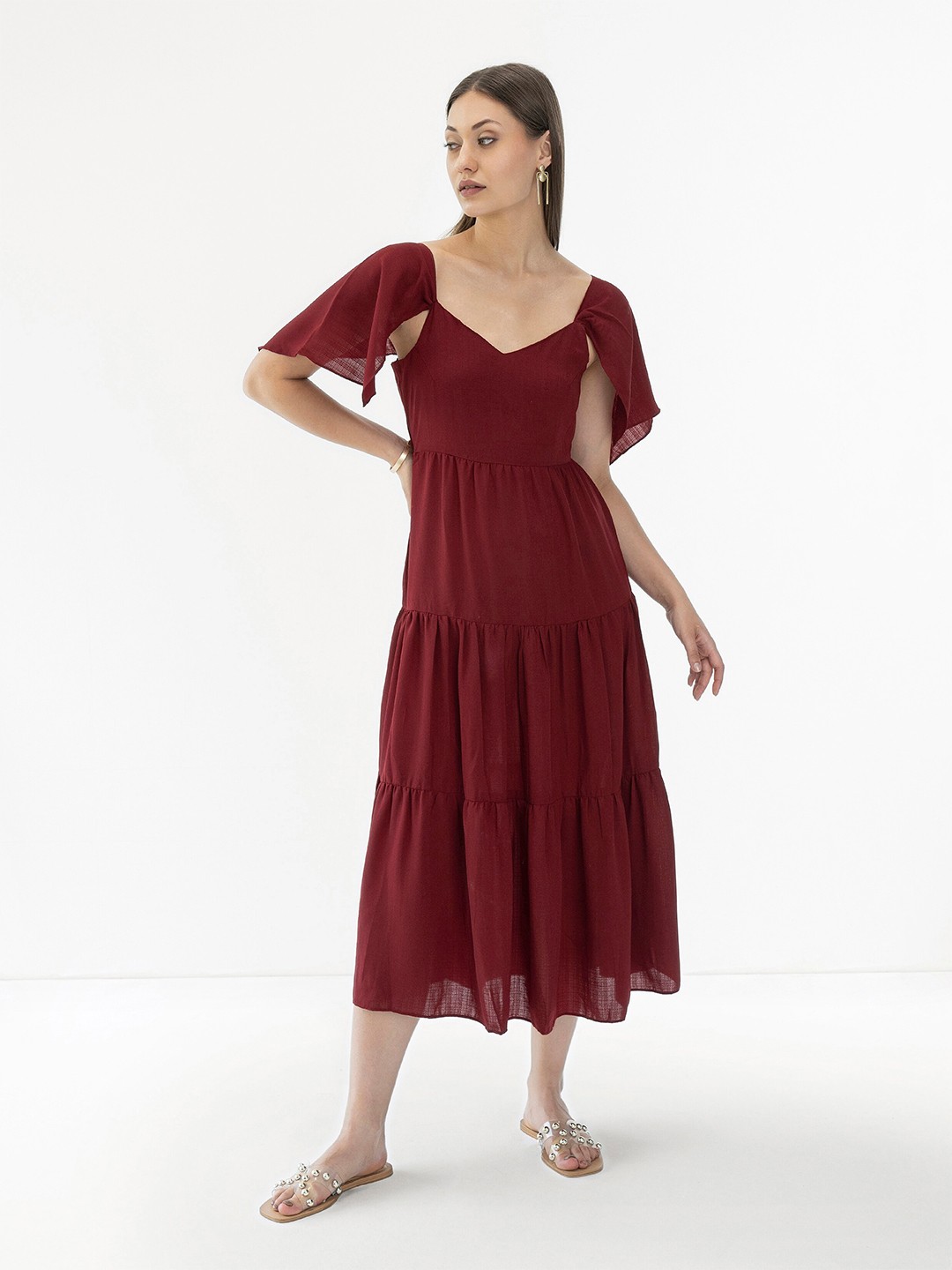 

CLOSETHOOK Maroon Solid Tiered Midi Dress