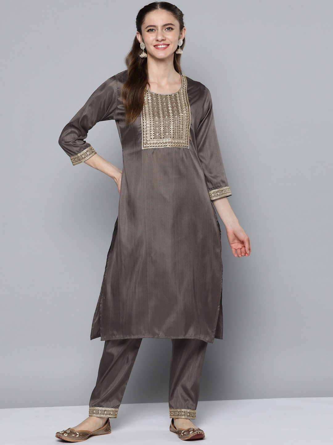 

Kvsfab Women Charcoal Grey Ethnic Motifs Embroidered Sequinned Kurta with Trousers