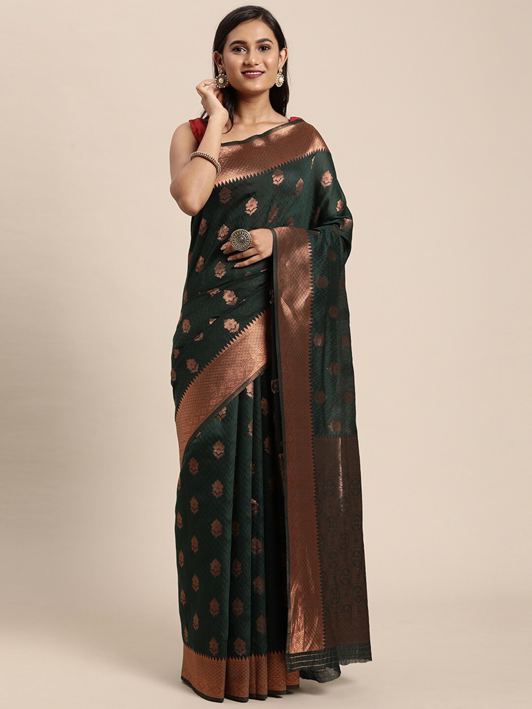 

Pisara Green & Gold-Toned Woven Design Zari Chanderi Saree