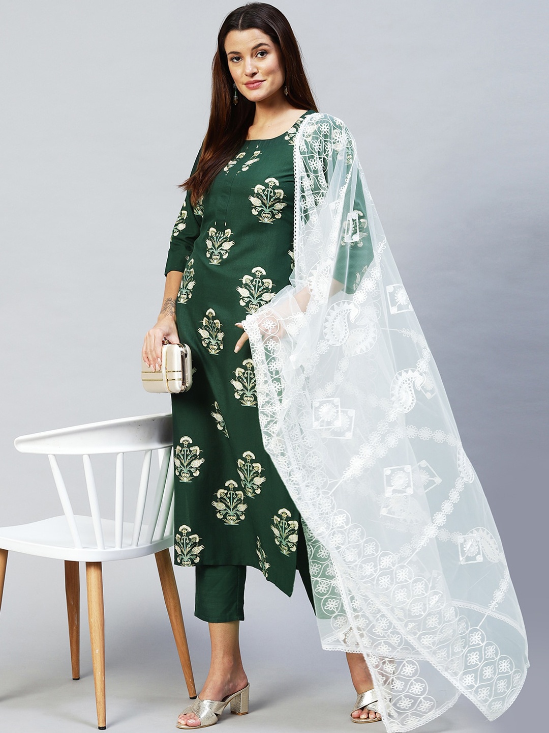 

KALINI Women Floral Printed Straight Kurta with Trousers & With Dupatta, Green