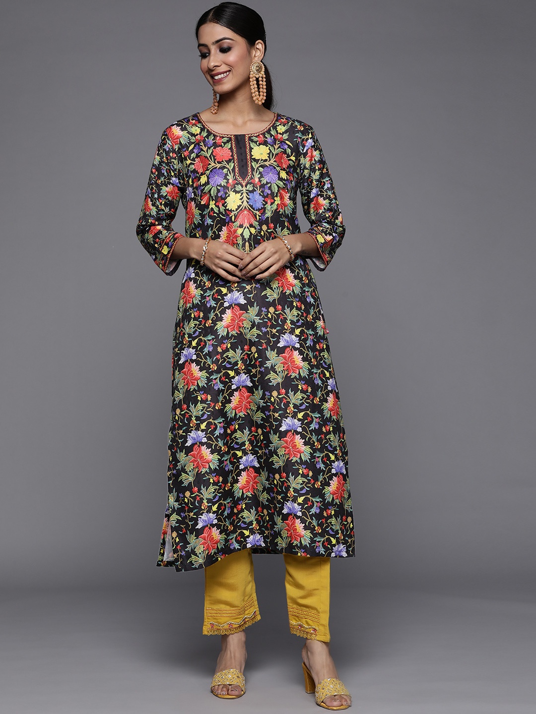 

Varanga Floral Printed Straight Winter Kurta with Thread Work, Black