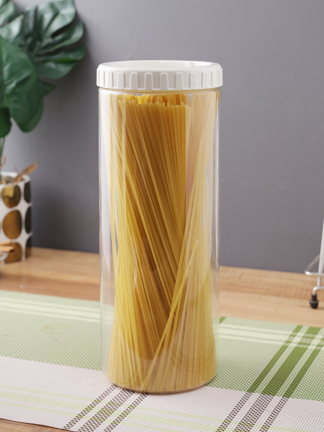 

Lock & Lock Transparent & White Set of 4 Solid Food Storage Container