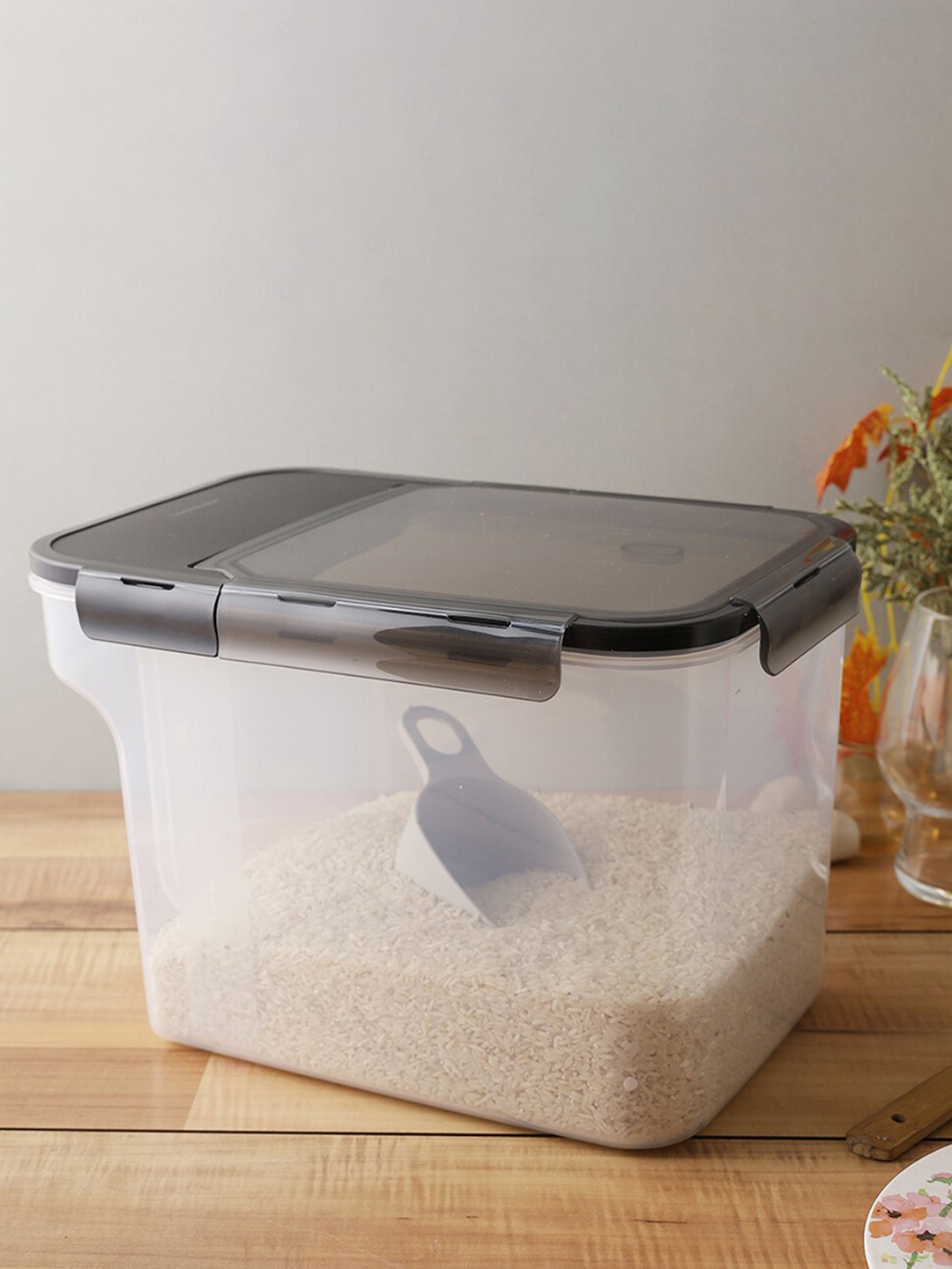

Lock & Lock Set of 2 Transparent Solid Leakproof Food Storage Containers 10 L Each