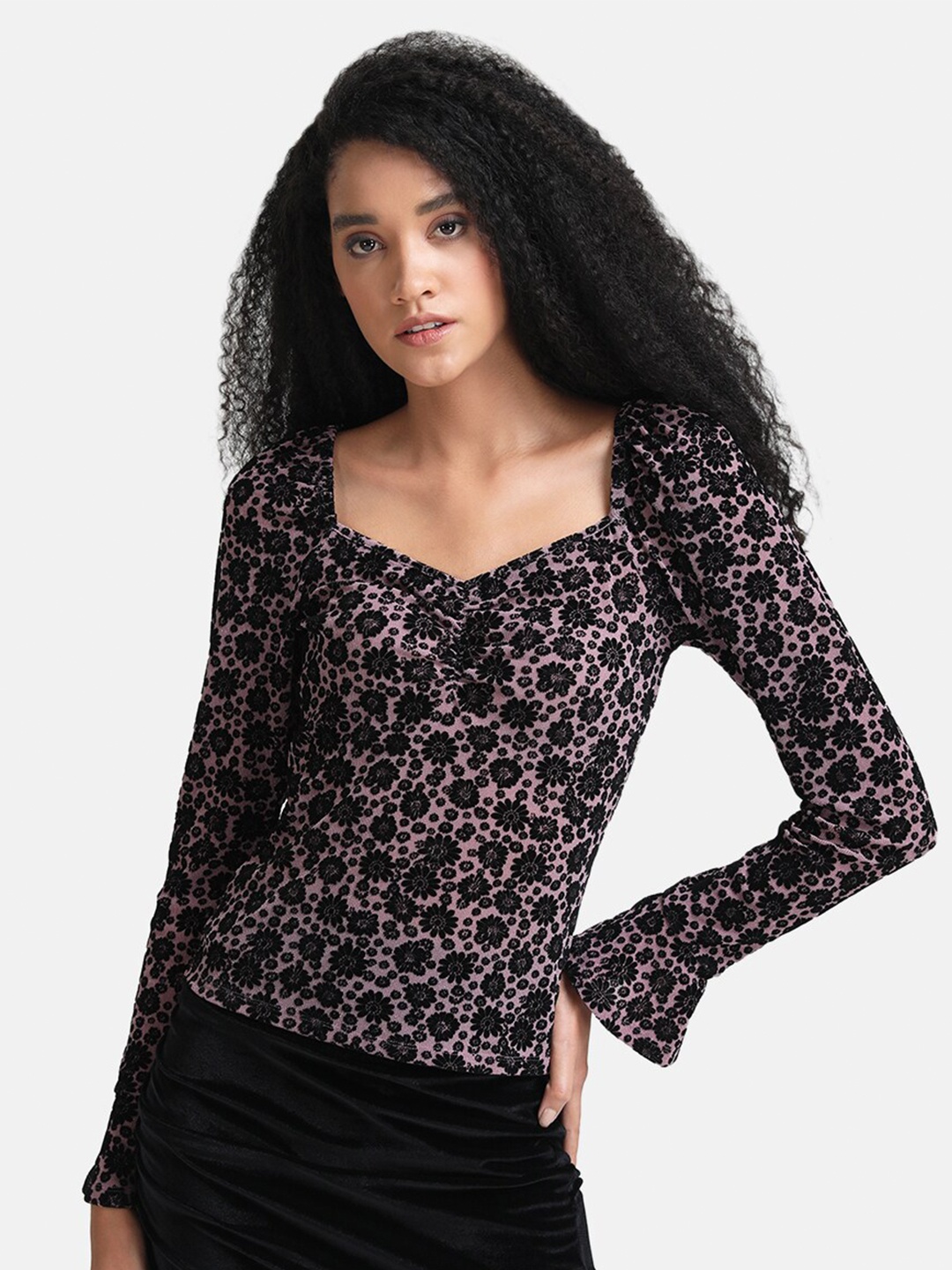 

Kazo Women Mauve Floral Print Sweetheart Neck Top