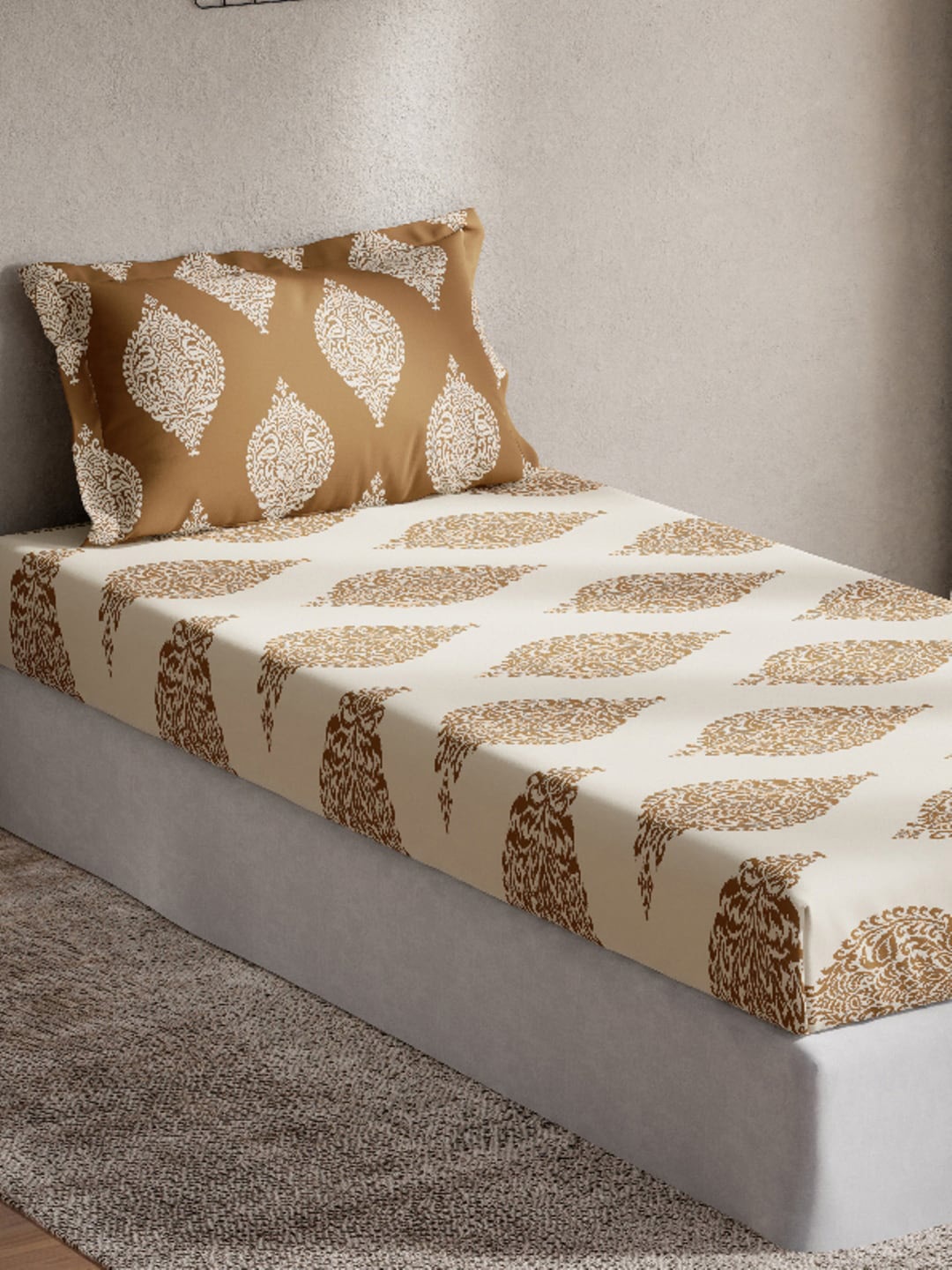 

DDecor Unisex Brown Bedsheets