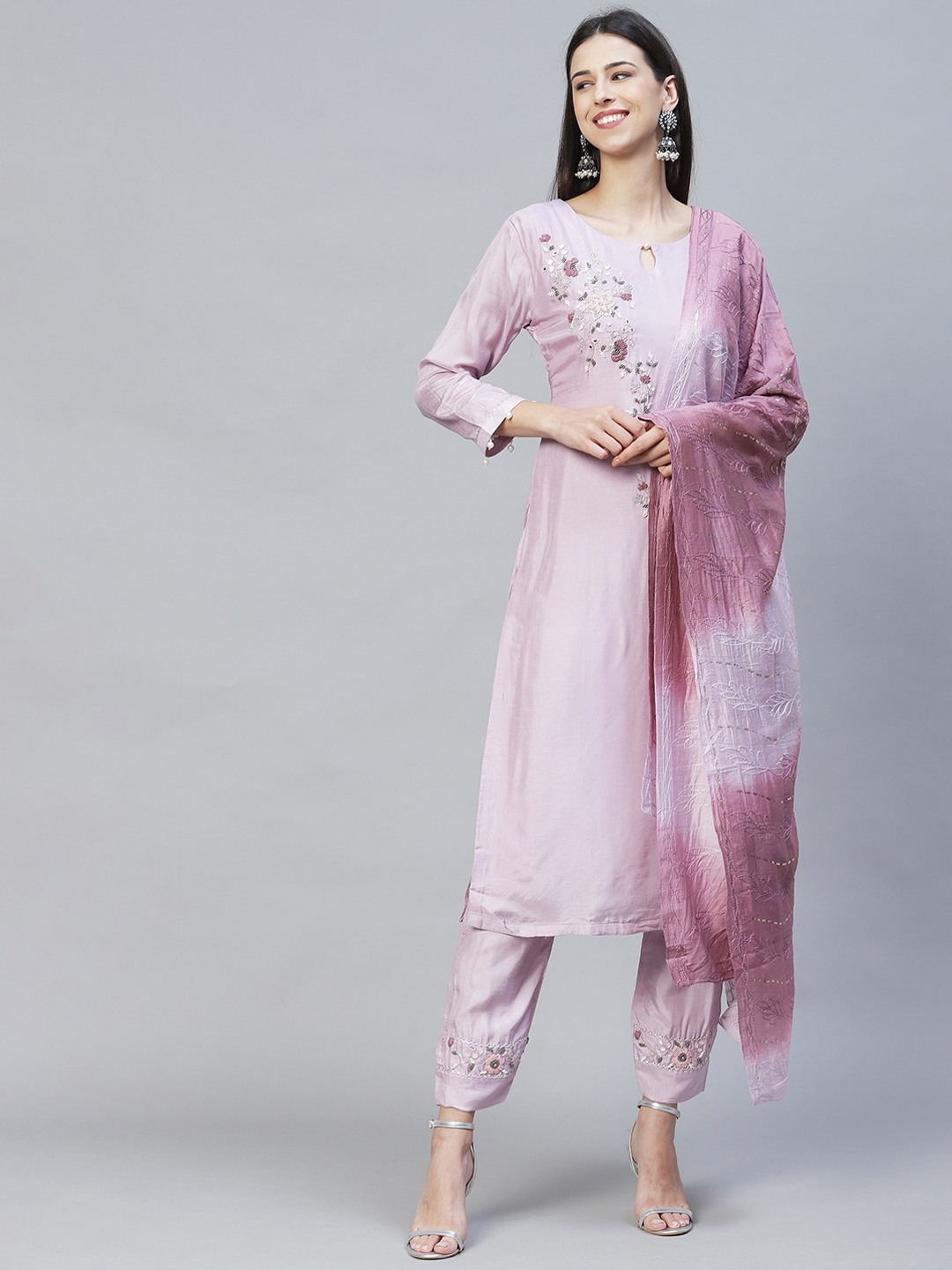 

FASHOR Women Floral Printed Chanderi Silk Kurta with Trousers & Dupatta, Purple