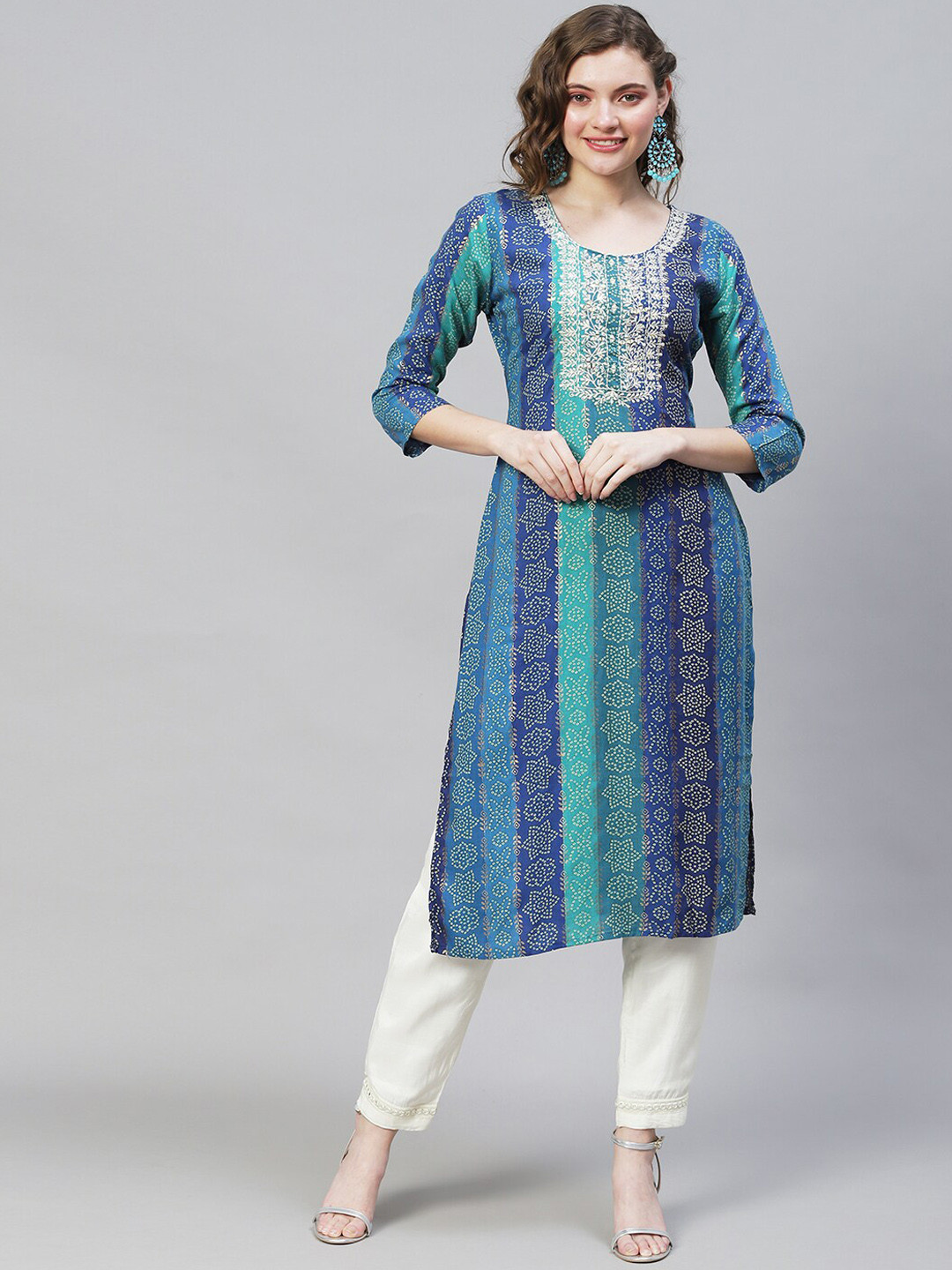 

FASHOR Women Blue Printed & Mirror Embroidered Straight Fit Kurta