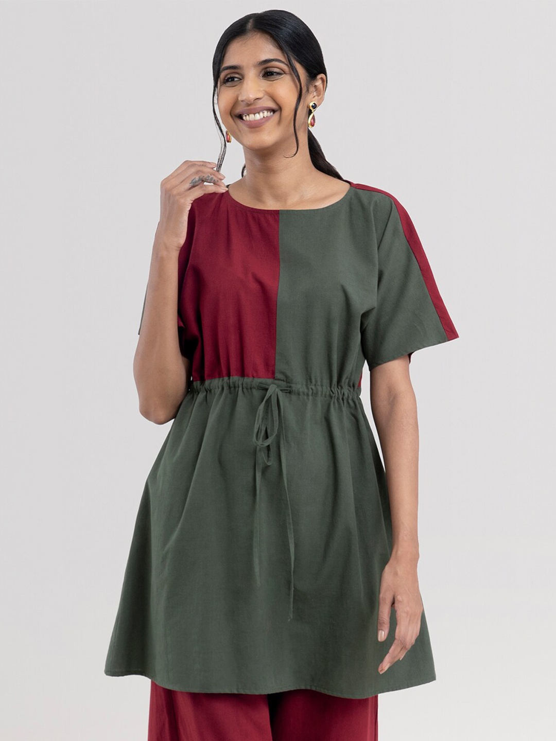 

Pink Fort Women Green & Red Colourblocked Longline Top