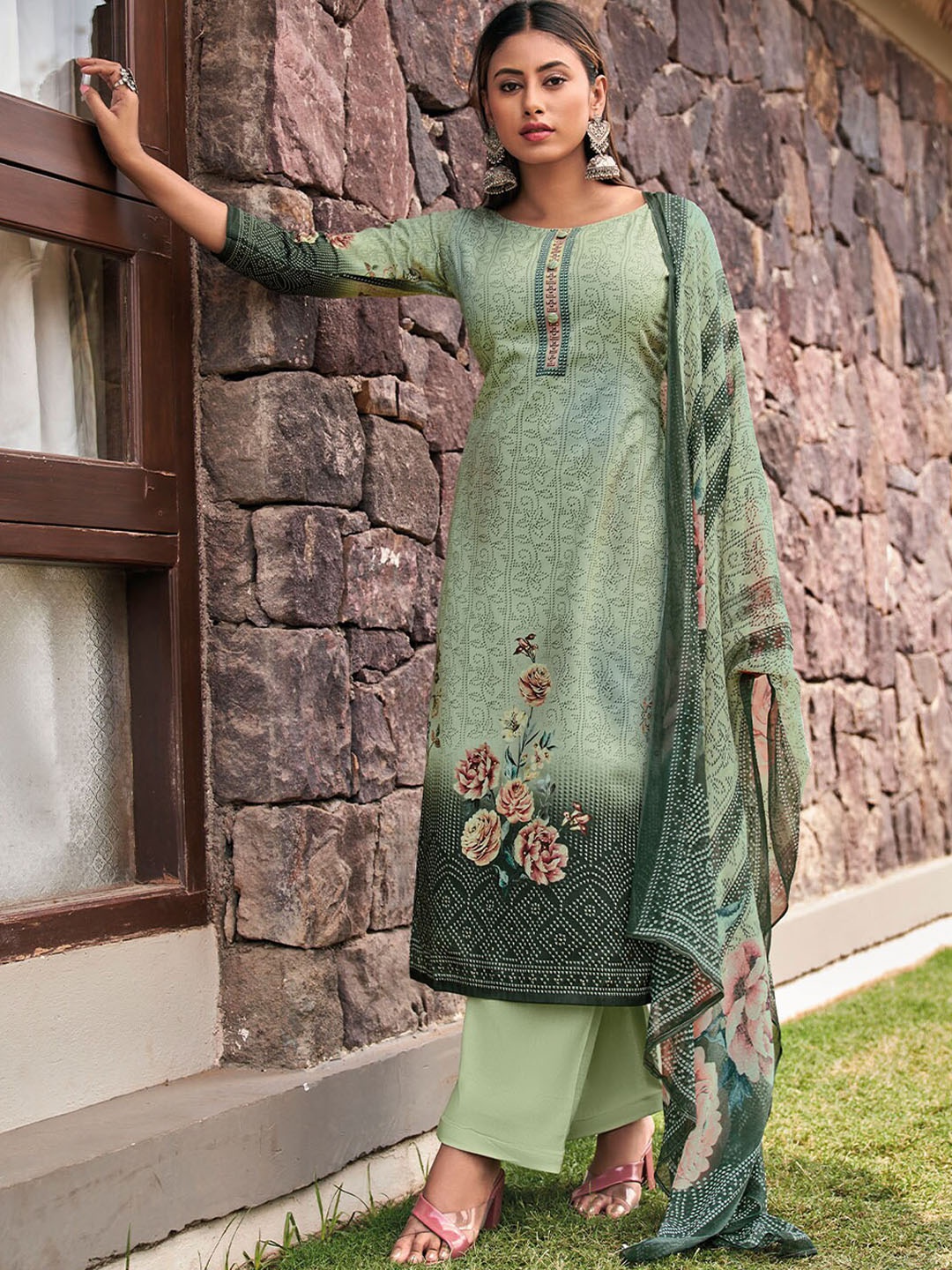 

ODETTE Women Green Floral Printed Kurta with Palazzos & With Dupatta