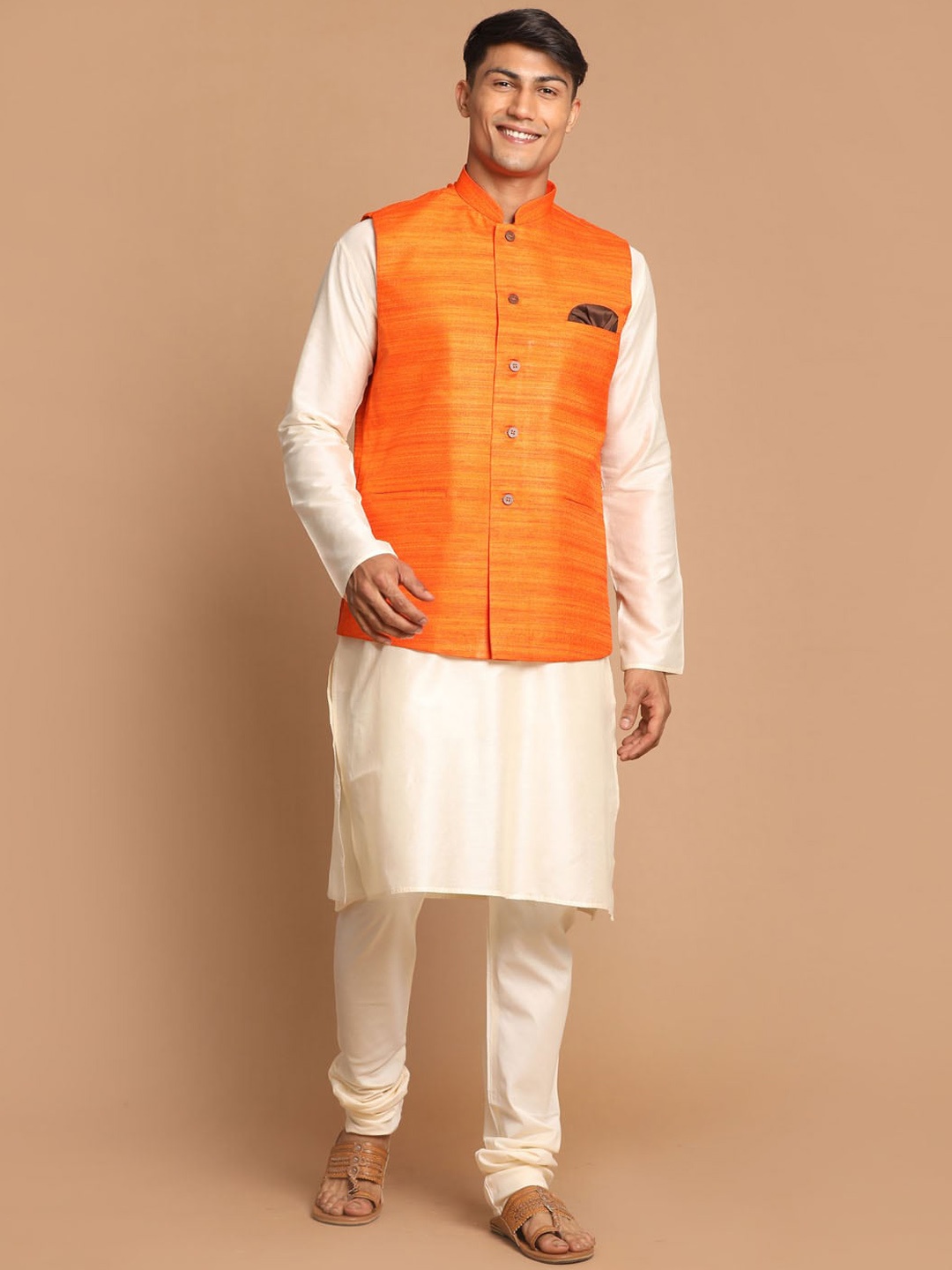 

VASTRAMAY Men Kurta with Churidar, Cream