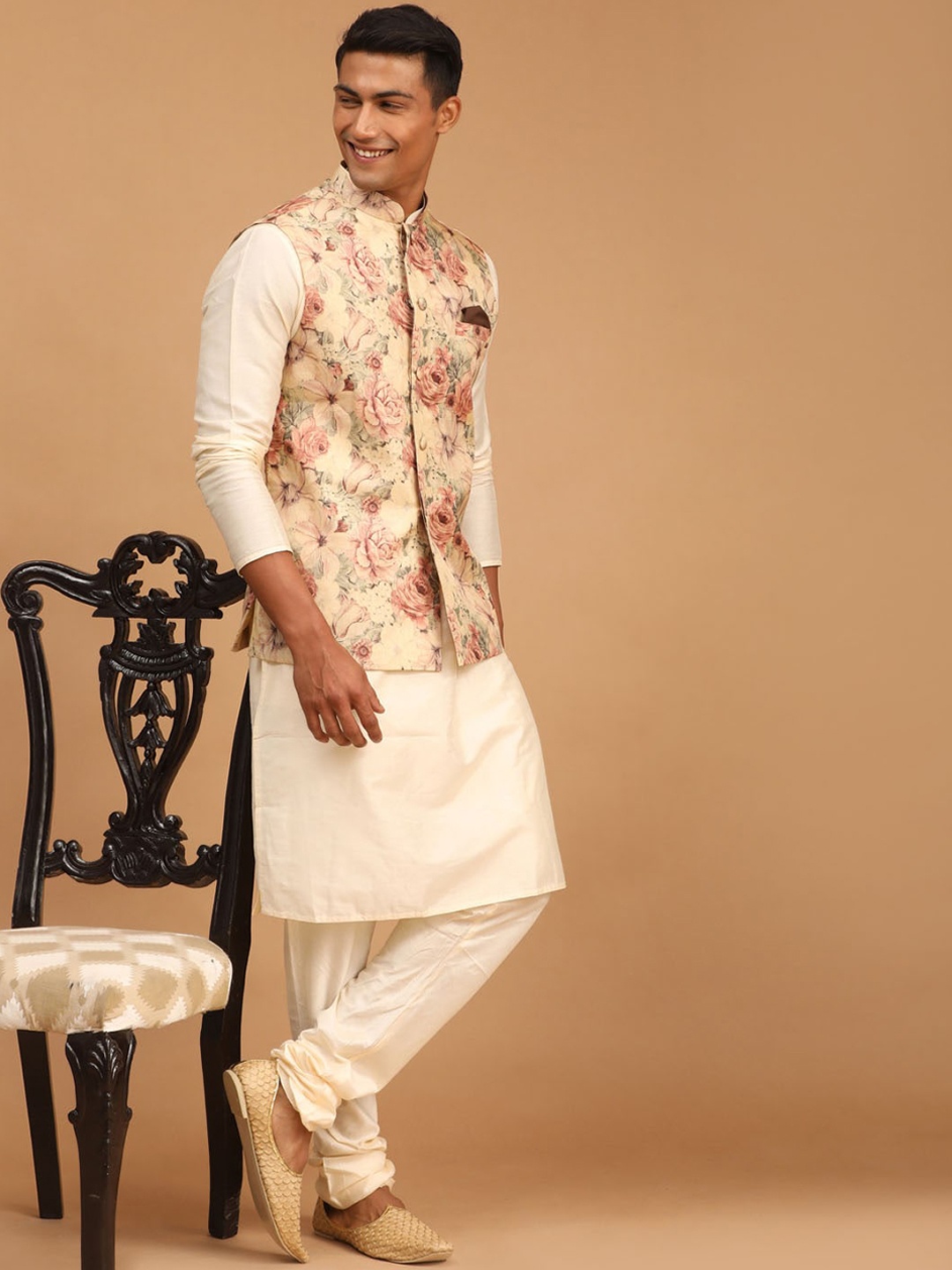 

VASTRAMAY Men Printed Kurta with Churidar With Jacket, Cream