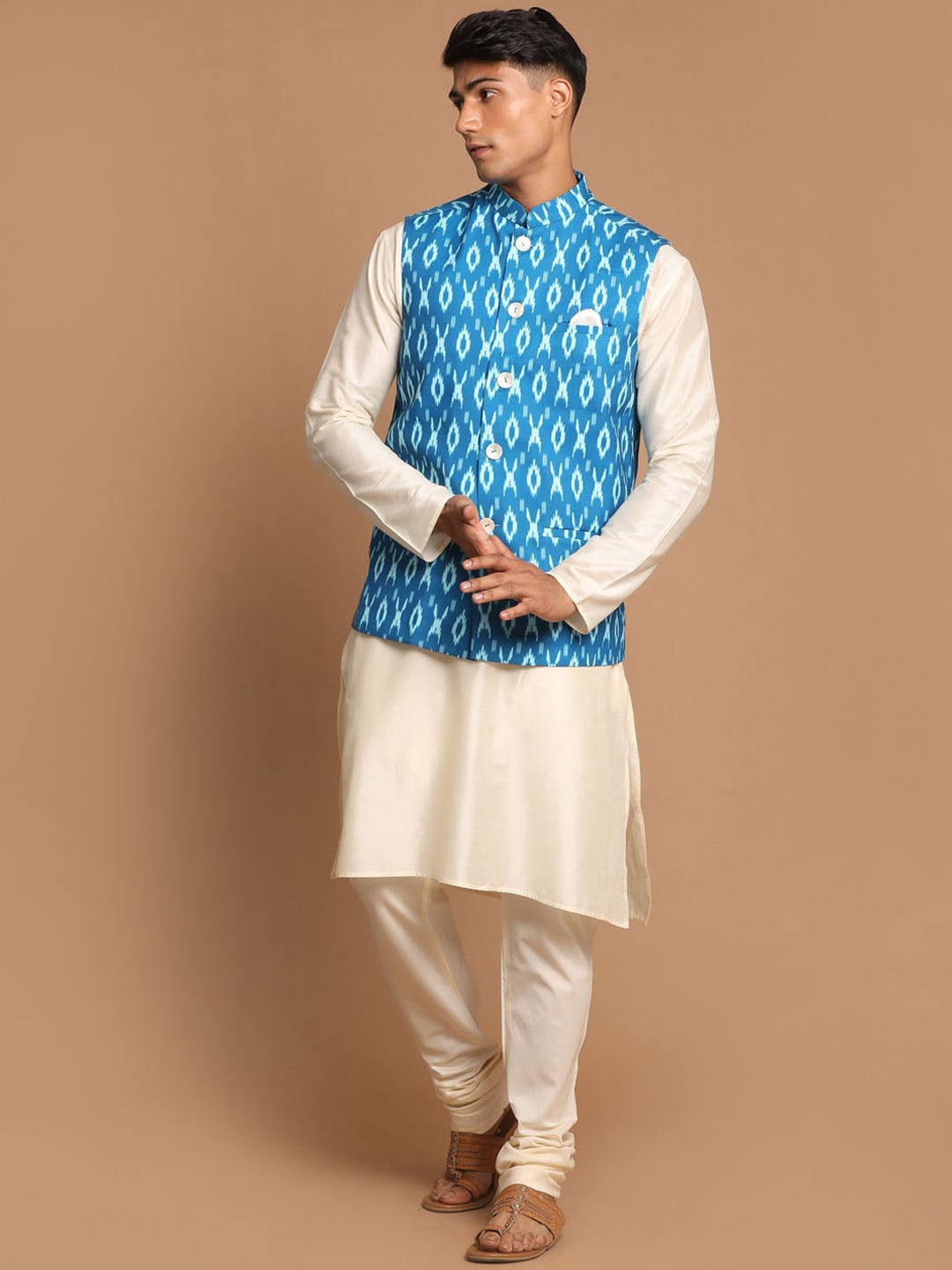 

VASTRAMAY Men Kurta with Churidar, Cream