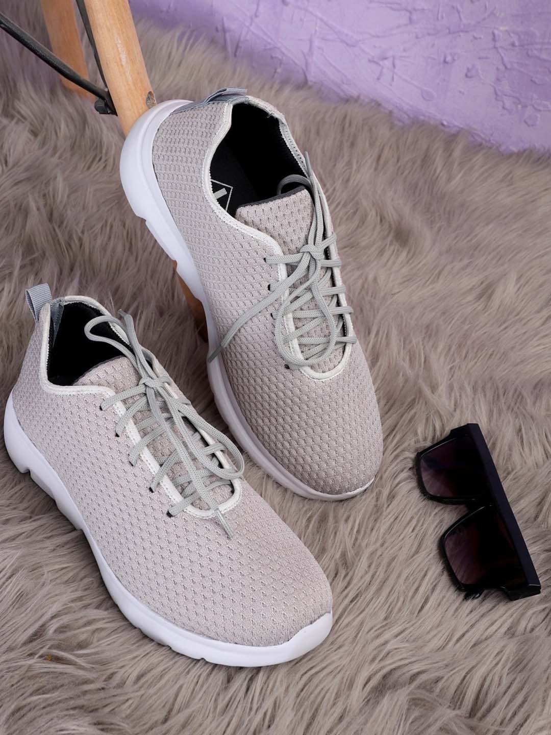

TPENT Men Grey Textured Lace-Up Sneakers