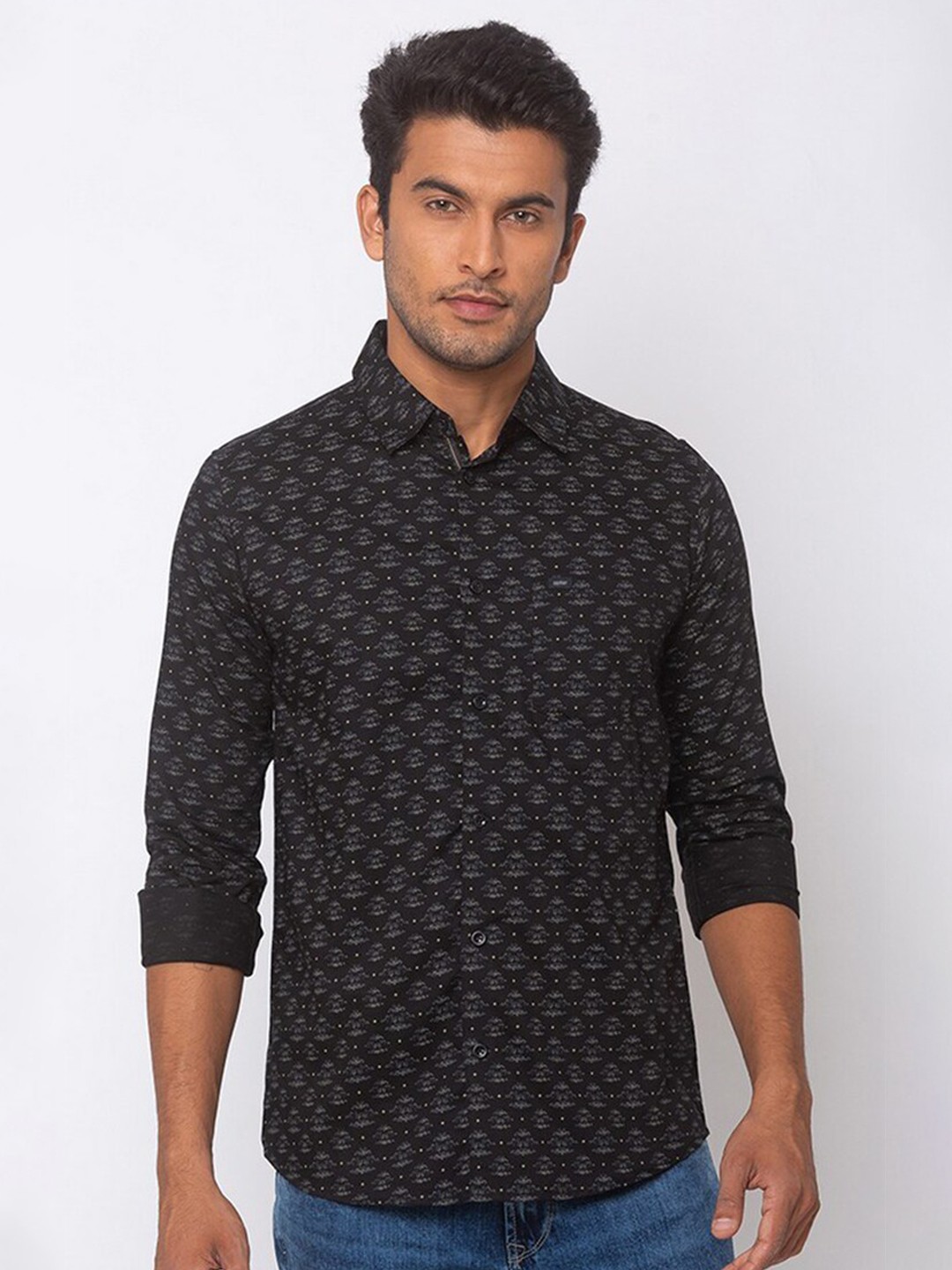 

SPYKAR Men Black Slim Fit Printed Casual Cotton Shirt