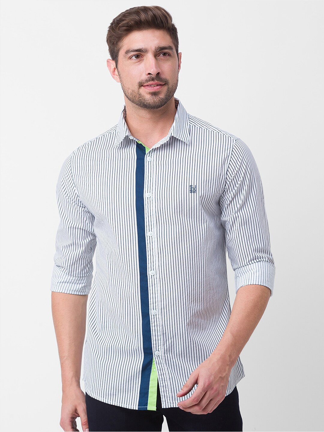 

SPYKAR Men White Slim Fit Striped Casual Shirt