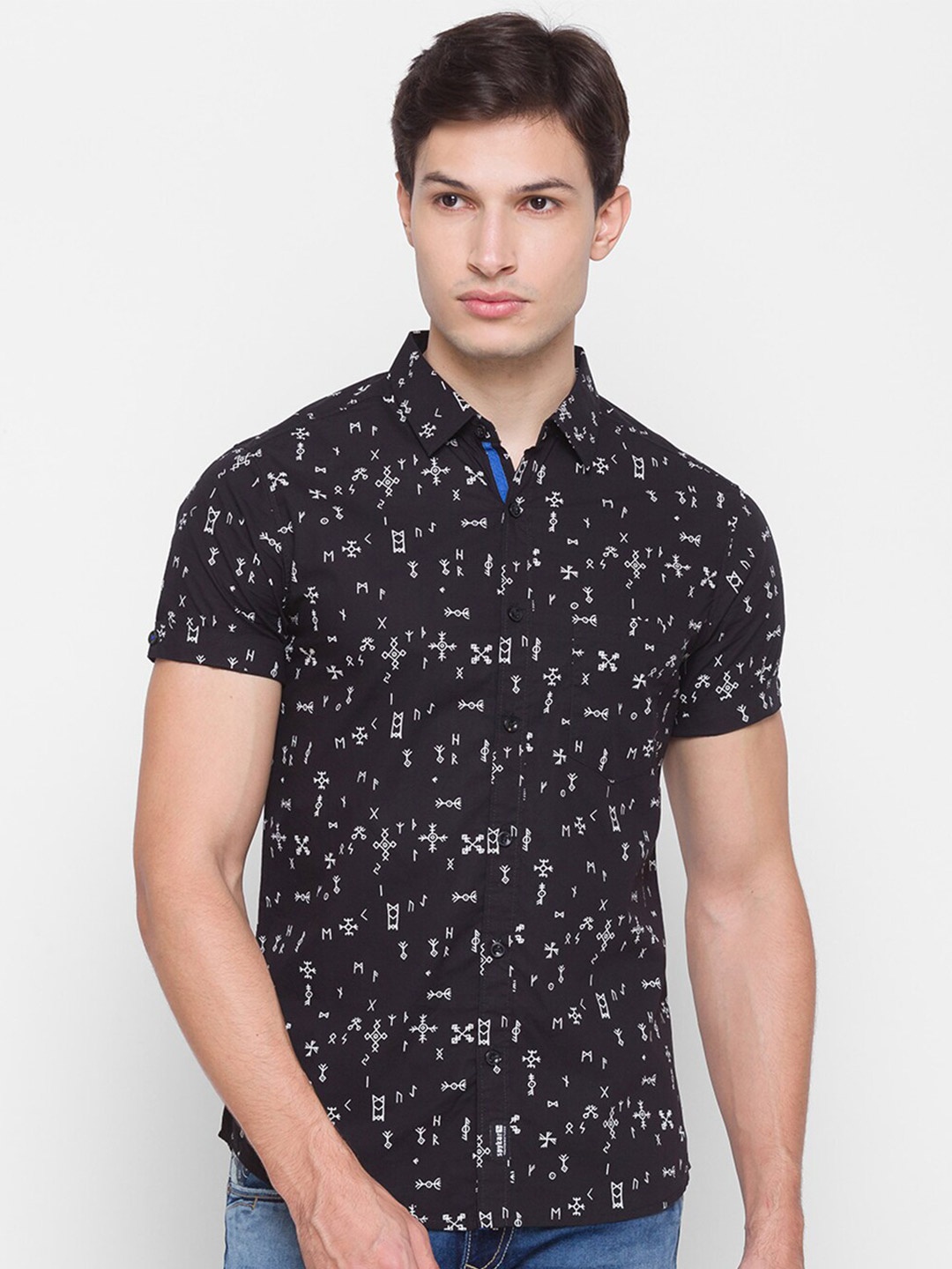 

SPYKAR Men Black Printed Cotton Casual Shirt