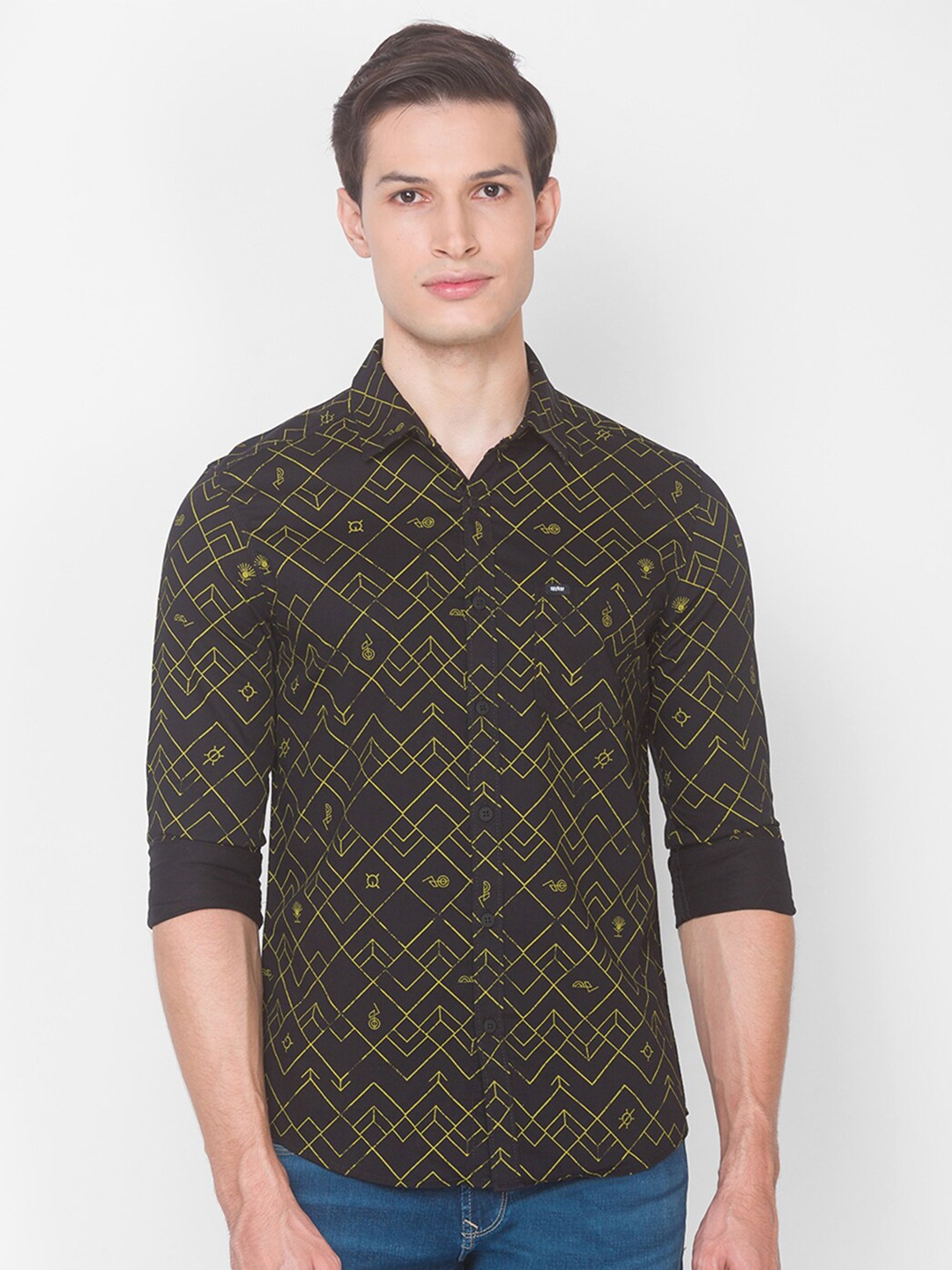 

SPYKAR Men Black Slim Fit Printed Casual Shirt