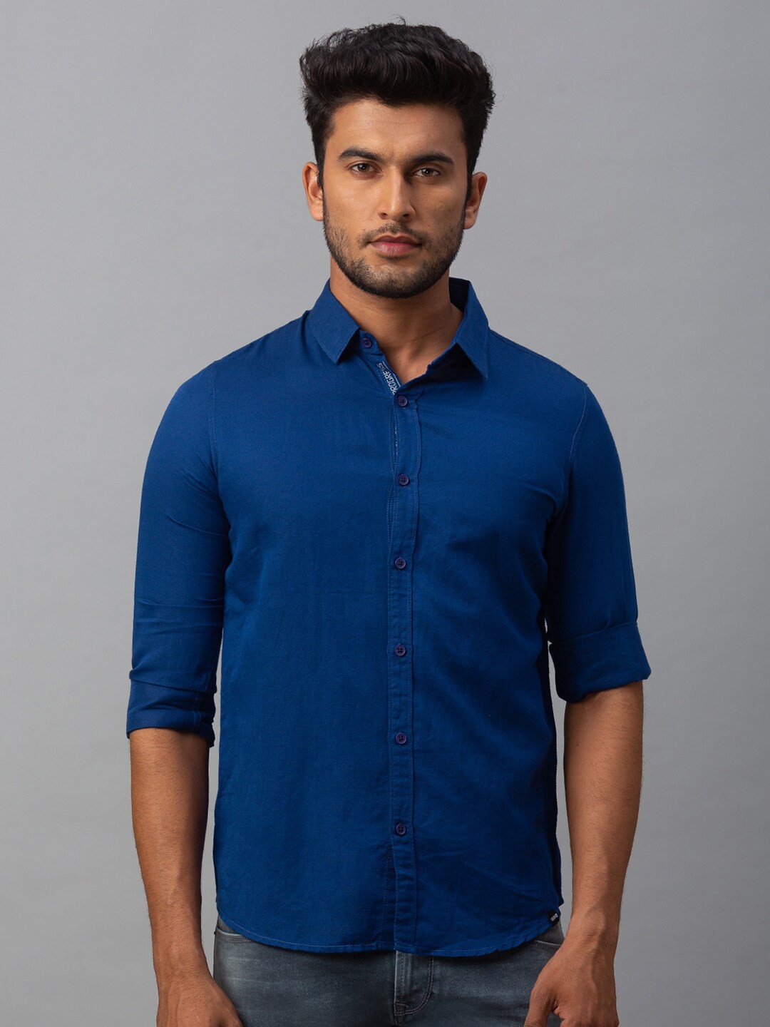

SPYKAR Men Blue Solid Slim Fit Cotton Casual Shirt