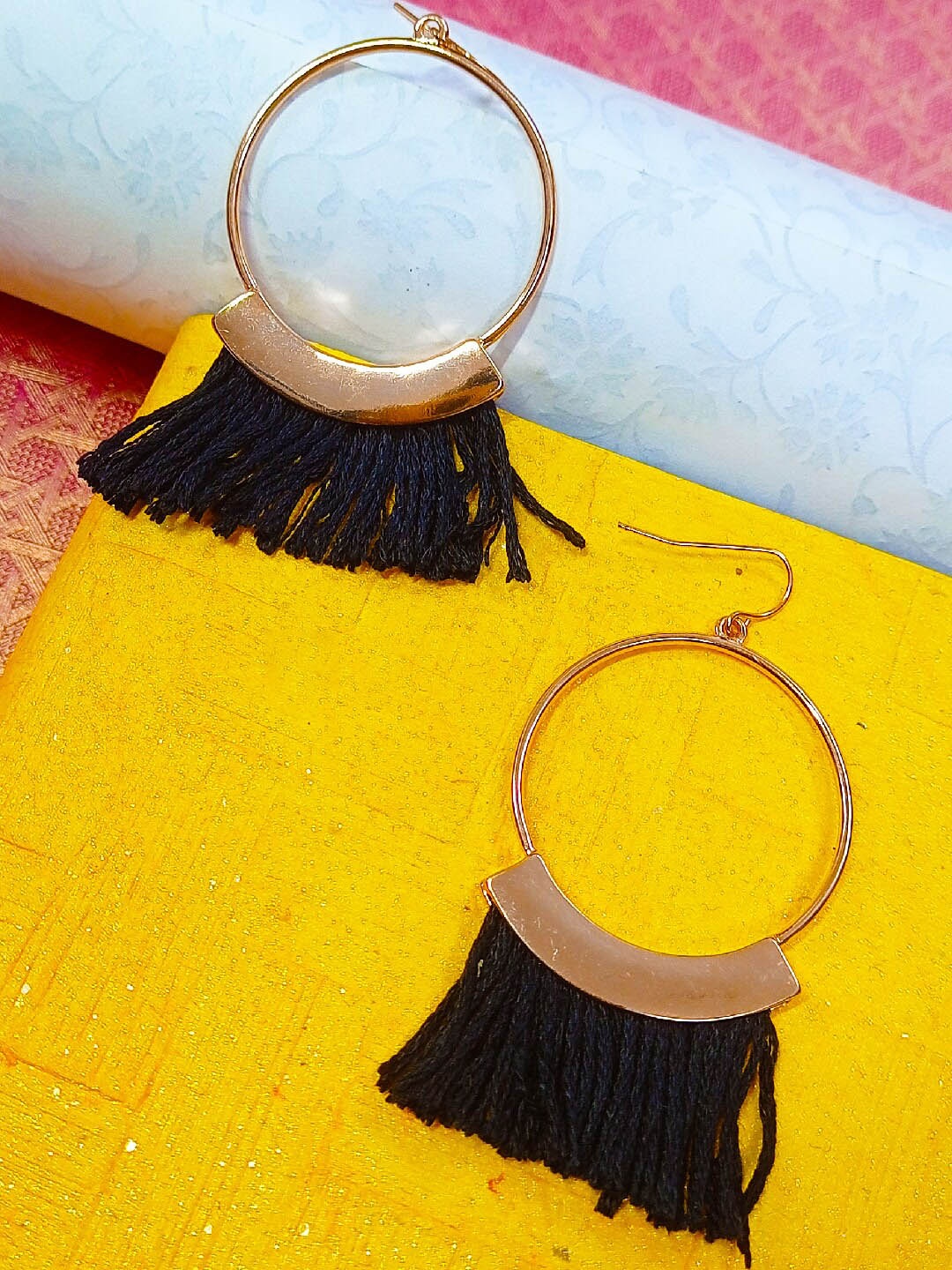 

OOMPH Black Circular Hoop Earrings