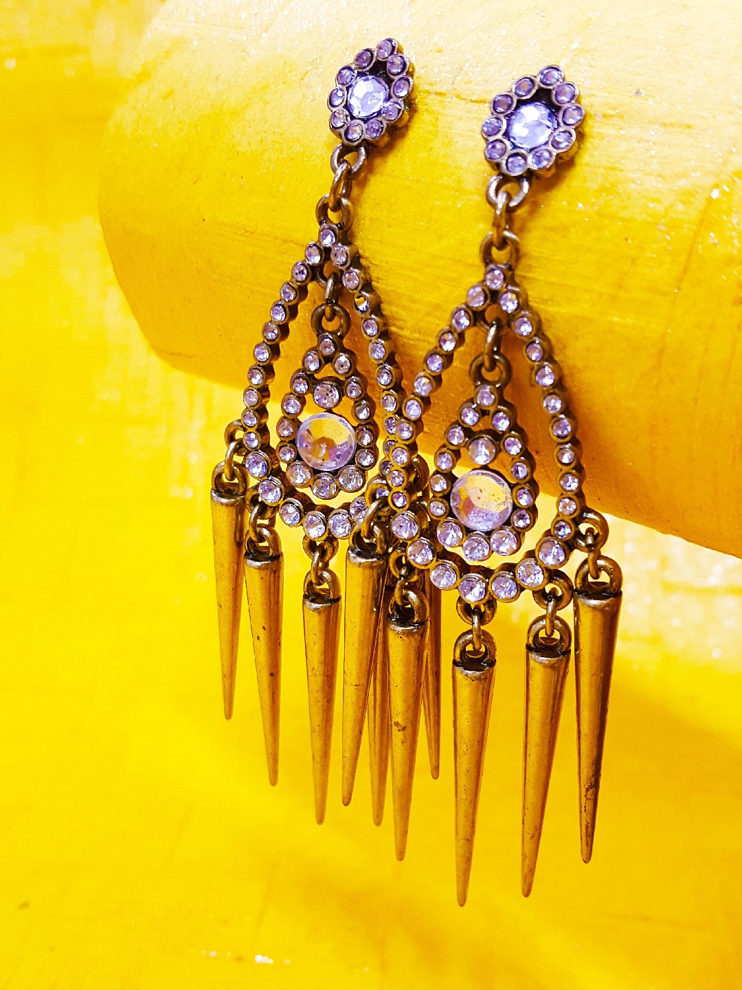 

OOMPH Women Gold-Plated & White Teardrop Shaped Drop Earrings