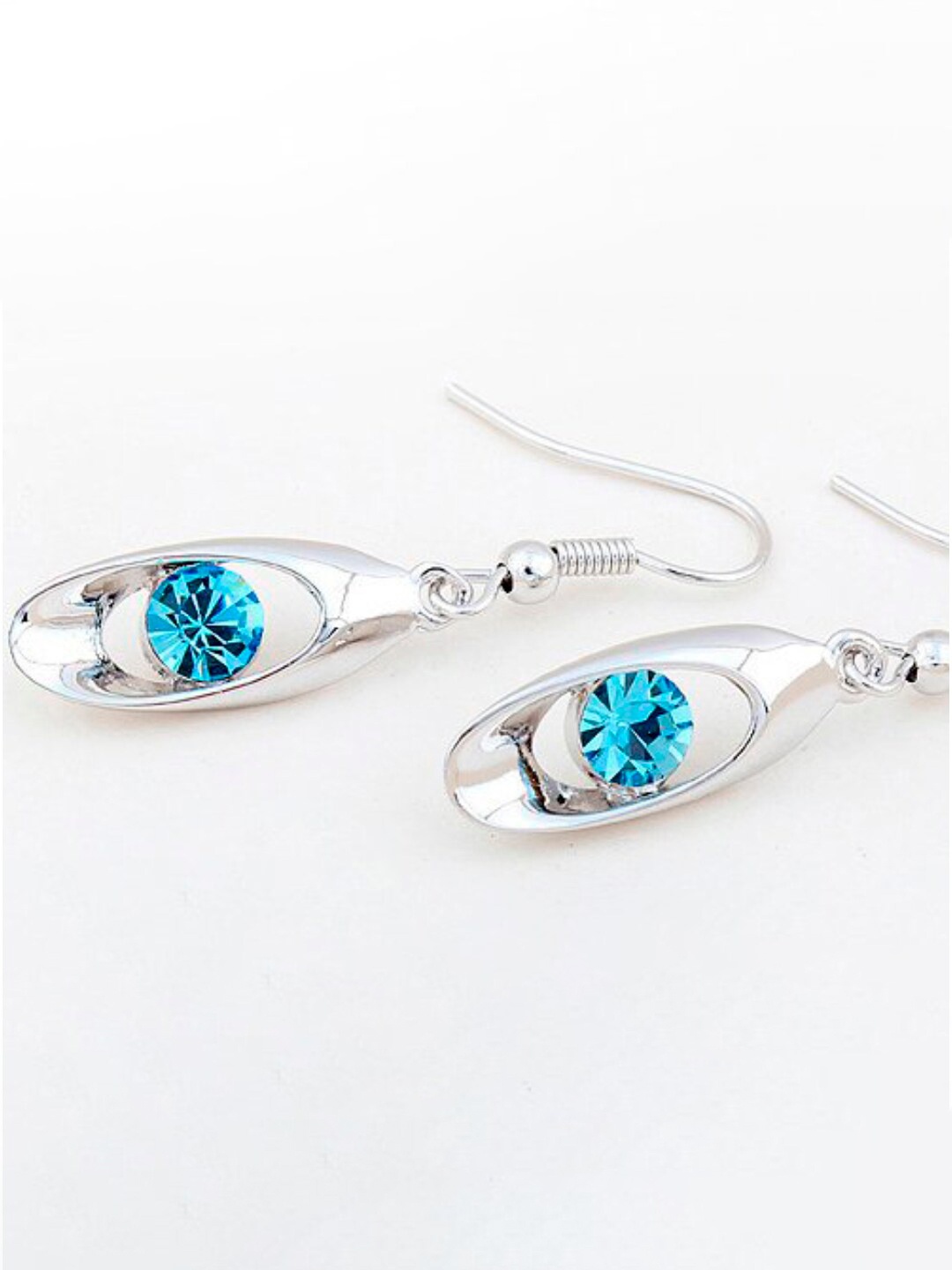 

OOMPH Women Silver-Plated & Blue CZ Teardrop Shaped Drop Earrings