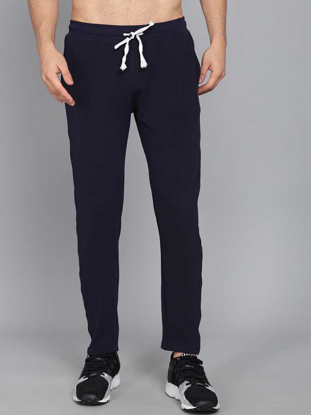 

Kushi Flyer Men Blue Solid Track Pants, Navy blue