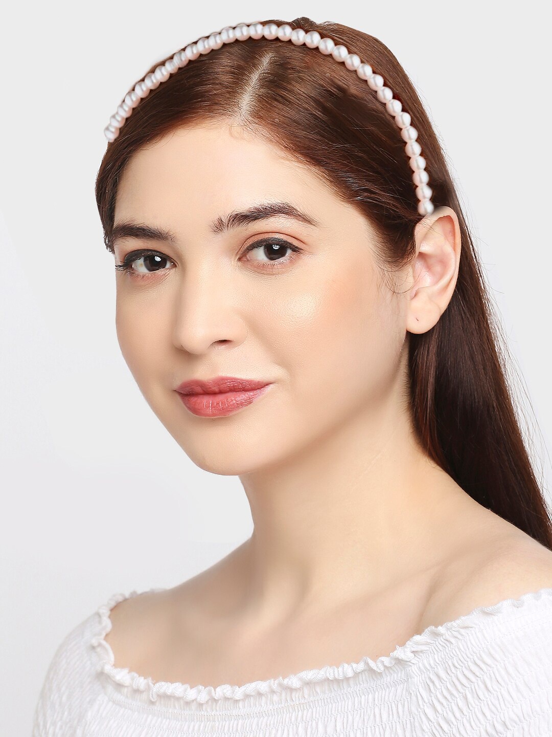 

OOMPH Women White Embellished Hairband