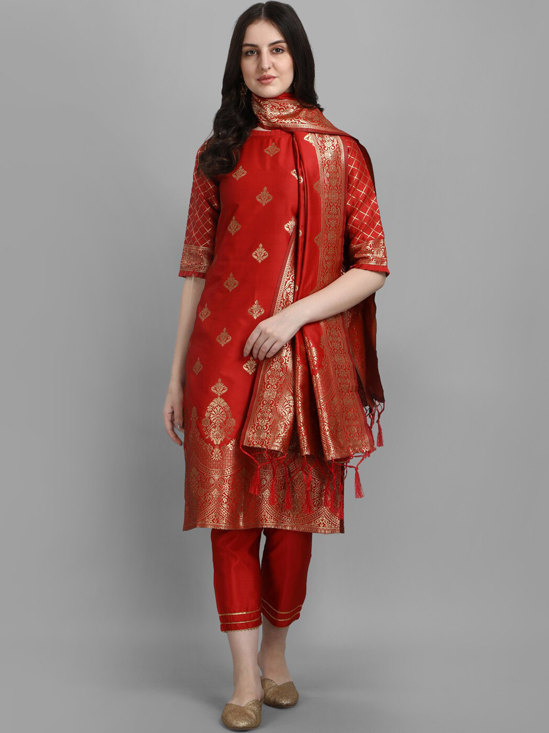 

VredeVogel Women Red Ethnic Motifs Printed Kurta with Trousers