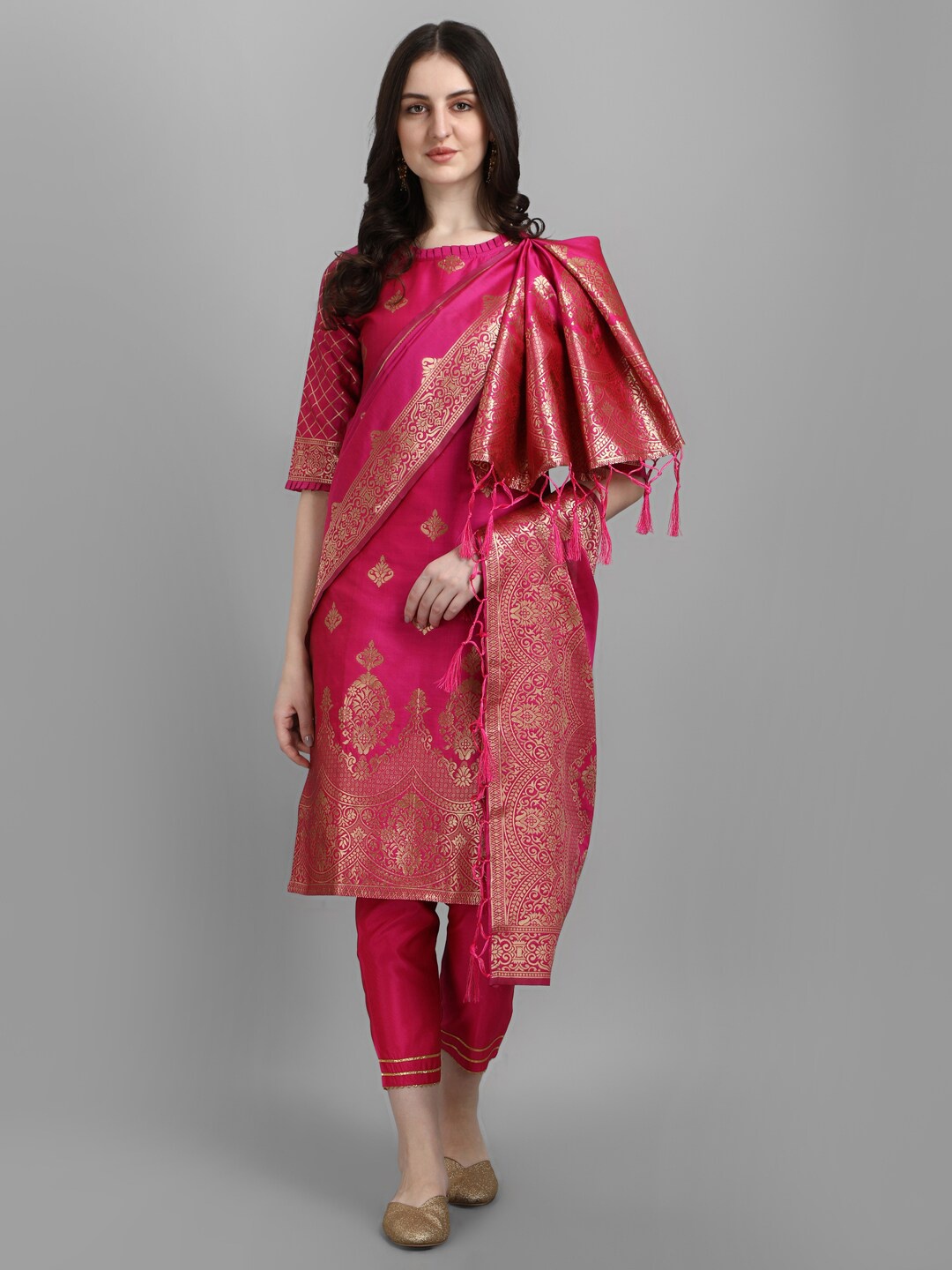 

VredeVogel Women Pink Printed Kurta with Trousers & With Dupatta