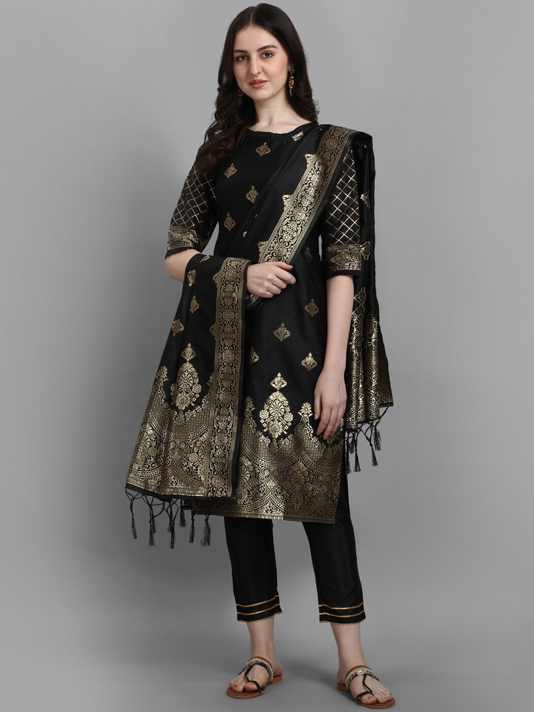 

VredeVogel Women Black Ethnic Motifs Printed Kurta with Trousers & With Dupatta