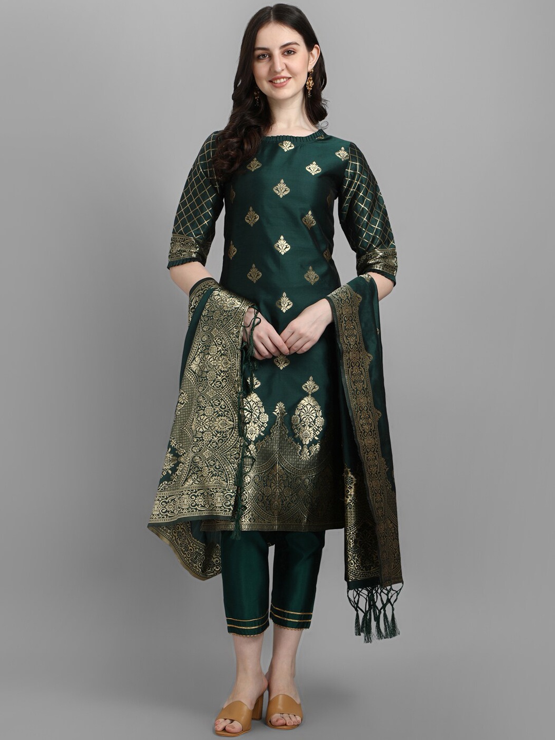 

VredeVogel Women Green Ethnic Motifs Printed Kurta with Trousers & With Dupatta