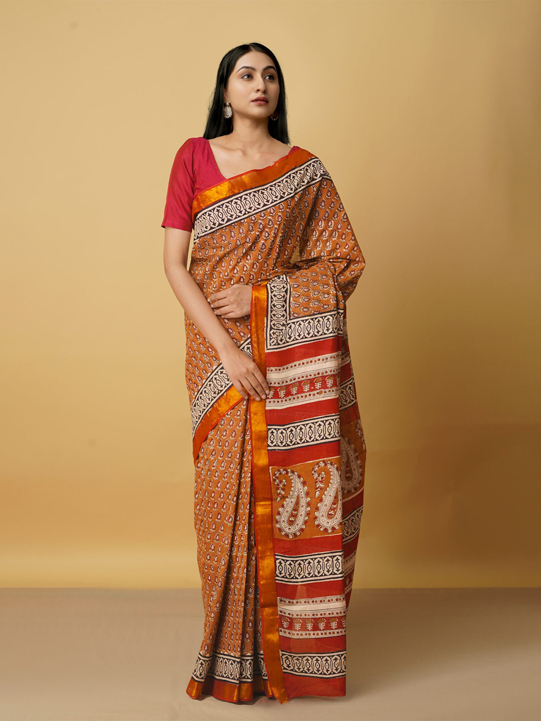 

Unnati Silks Brown & White Ethnic Motifs Zari Pure Cotton Bagru Saree