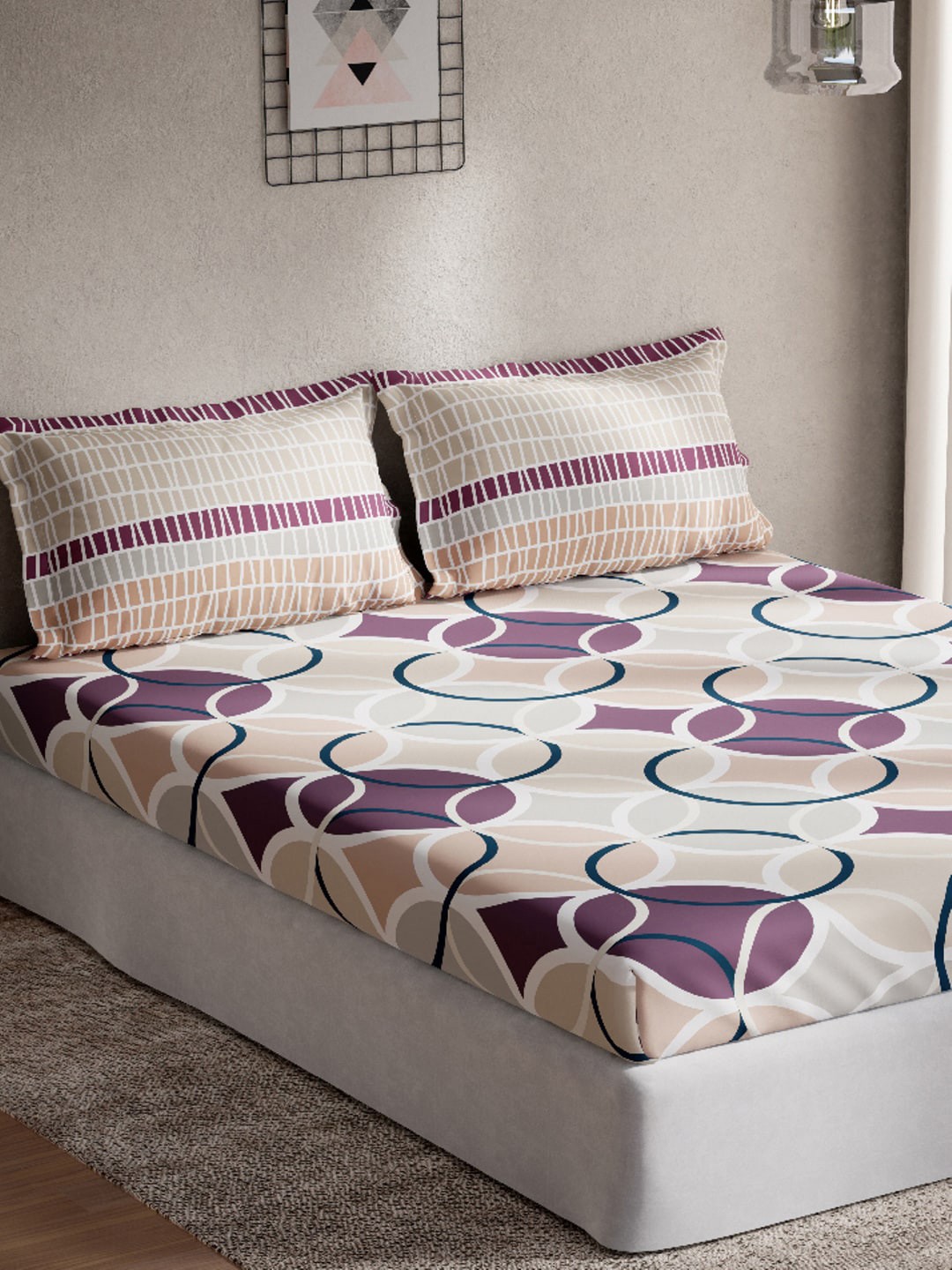 

DDecor Burgundy & White Geometric 144 TC King Bedsheet with 2 Pillow Covers
