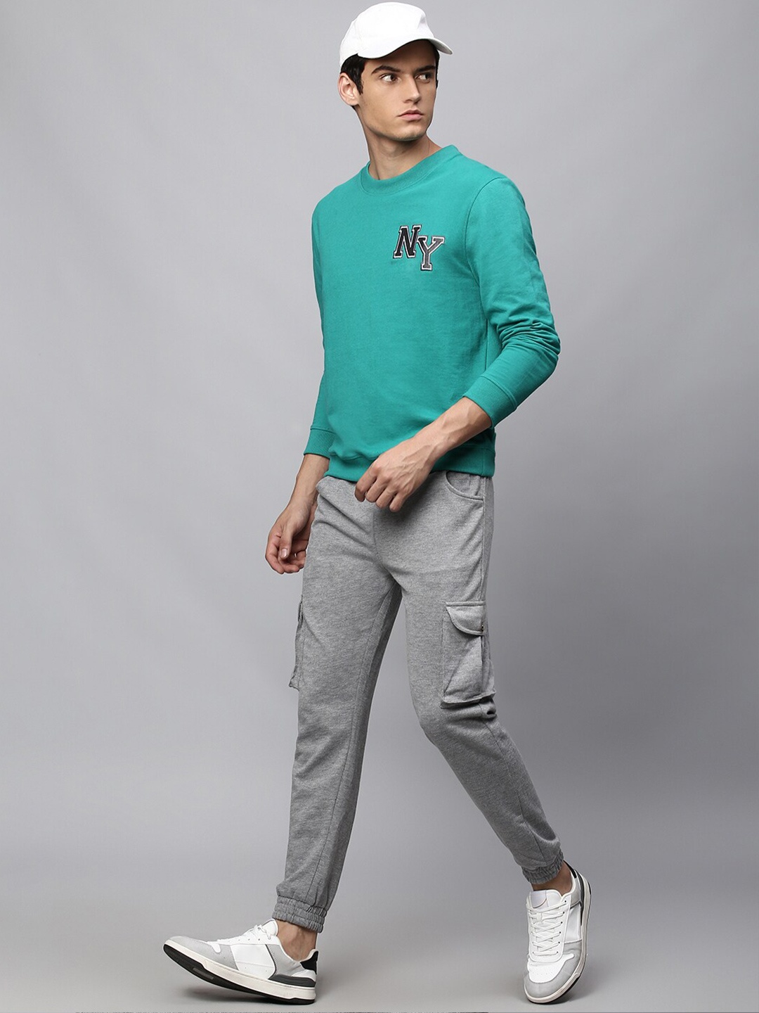 

Hubberholme Men Solid Sweatshirt, Green