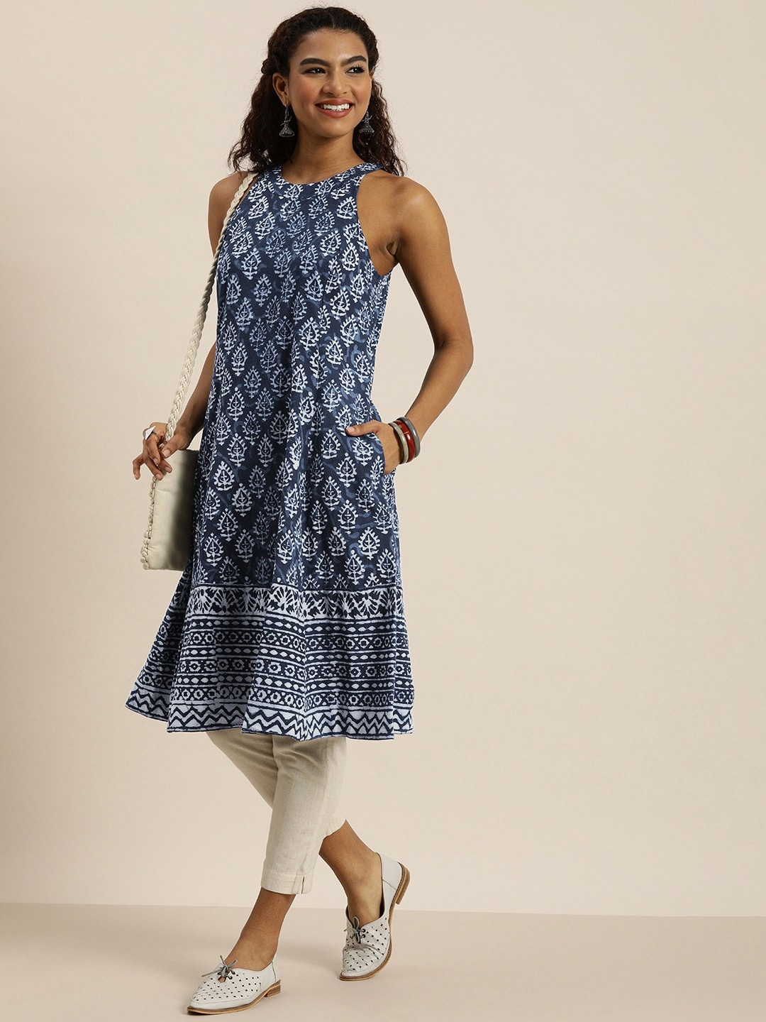 

Taavi Women Indigo Ethnic Motifs Printed A-Line Kurta, Blue