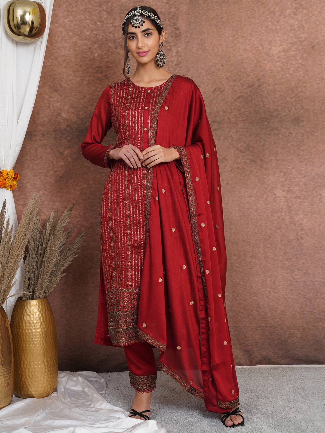 

Stylee LIFESTYLE Red & Gold-Toned Embroidered Pure Silk Unstitched Dress Material