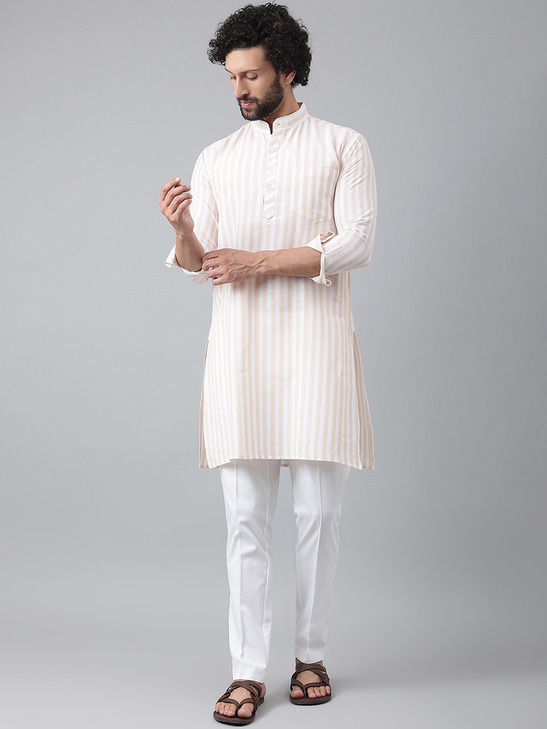 

RIAG Men Off White Striped Kurta with Pyjamas