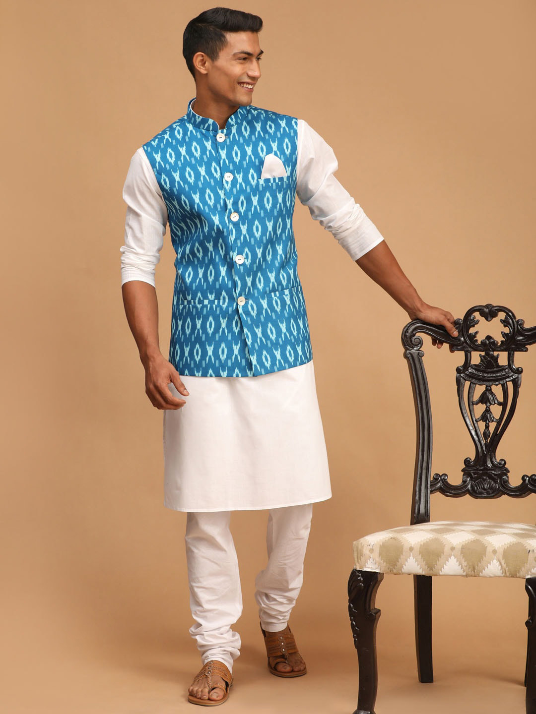 

VASTRAMAY Men Ethnic Ikkat Printed Nehru Jacket with solid Kurta with Churidar Set, White