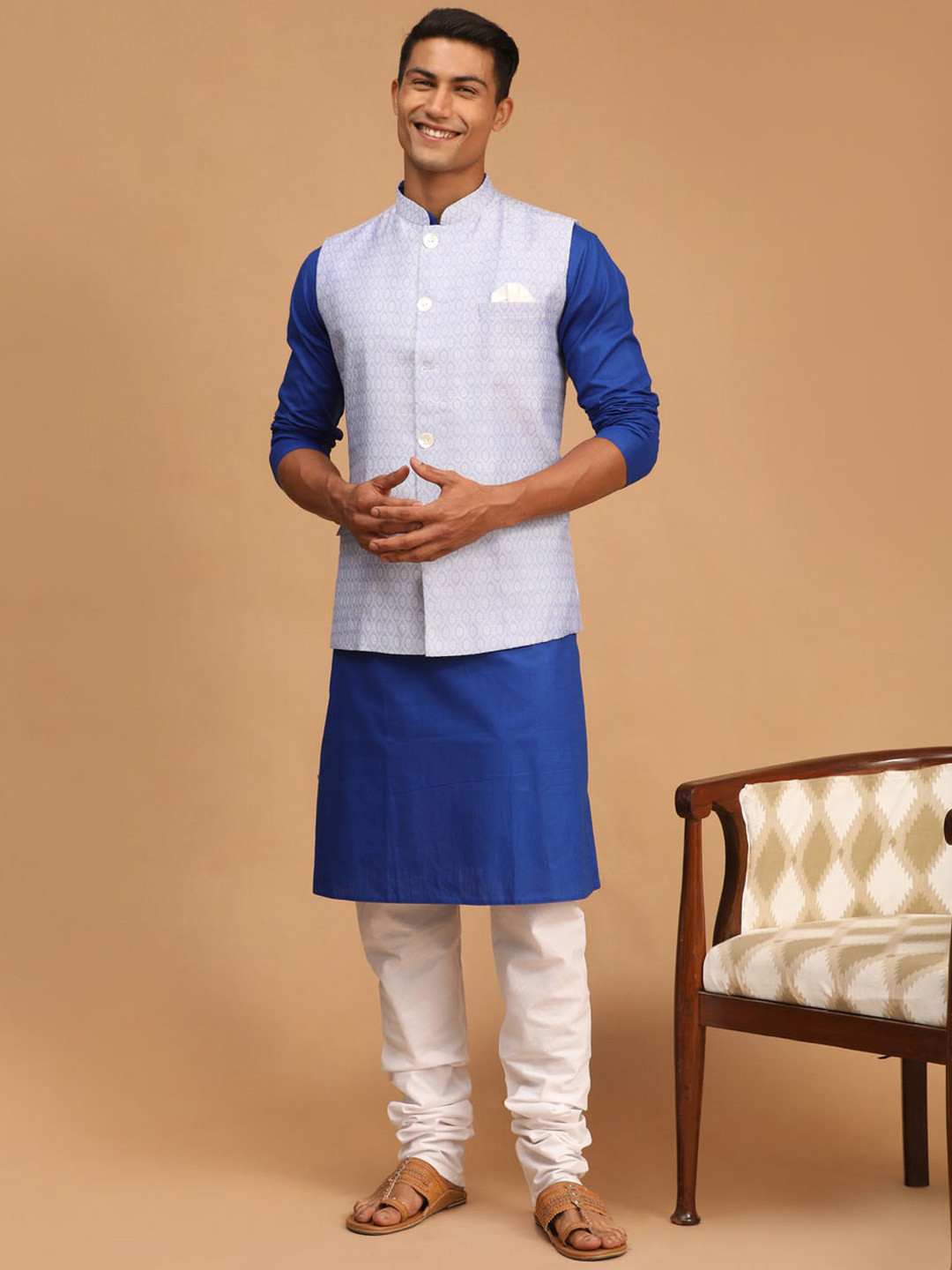 

VASTRAMAY Men Solid Kurta with Churidar & Nehru Jacket, Blue