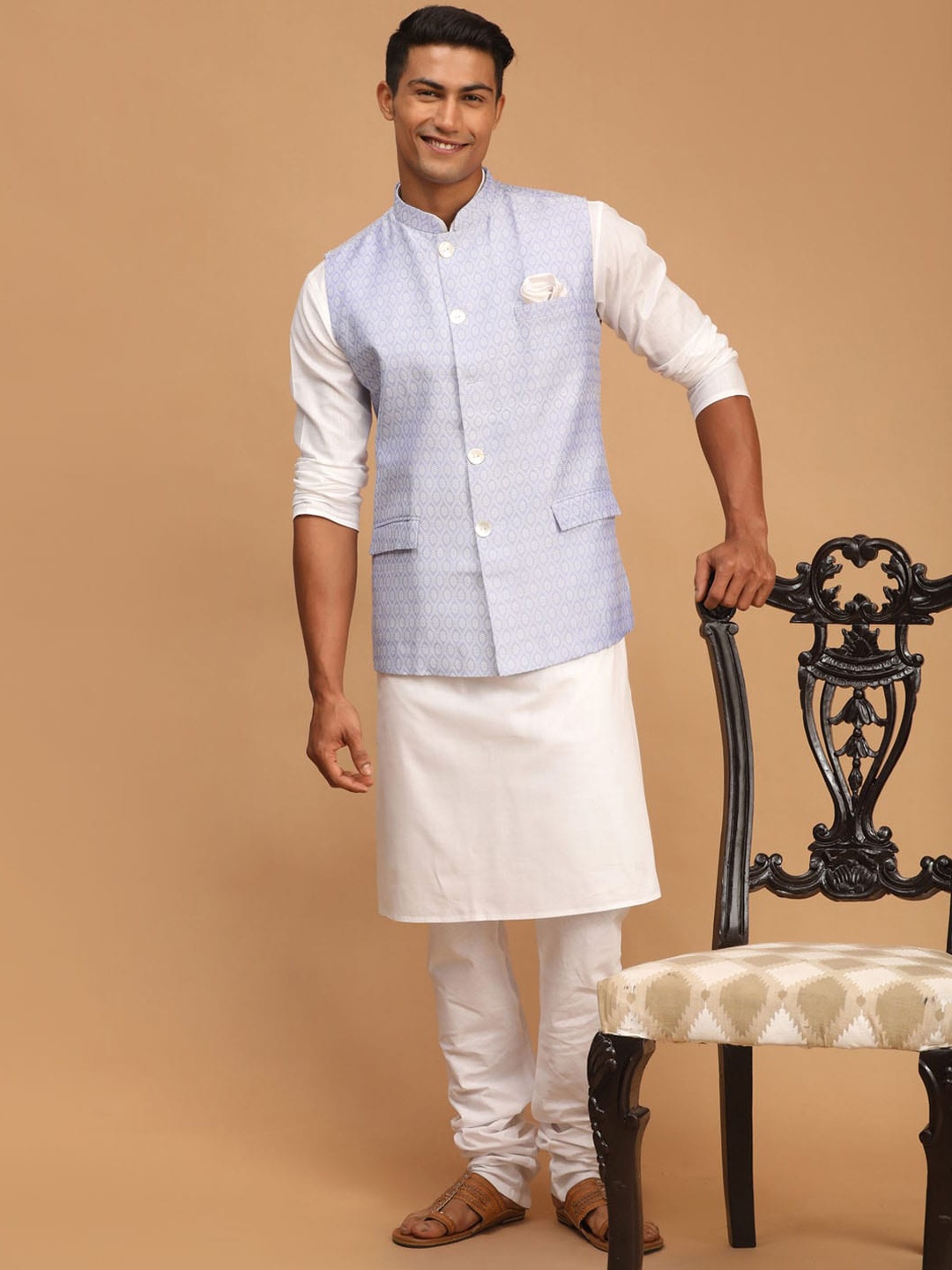 

VASTRAMAY Men Kurta Churidar With Nehru Jacket, White