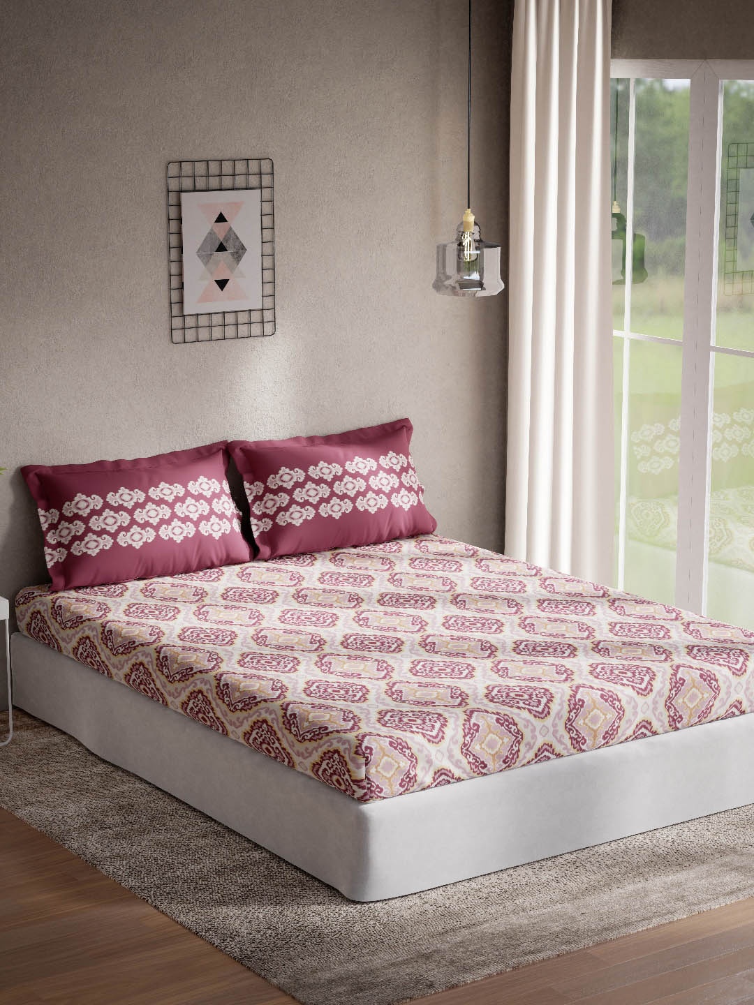 

DDecor Pink & White Conversational 144 TC Queen Bedsheet with 2 Pillow Covers