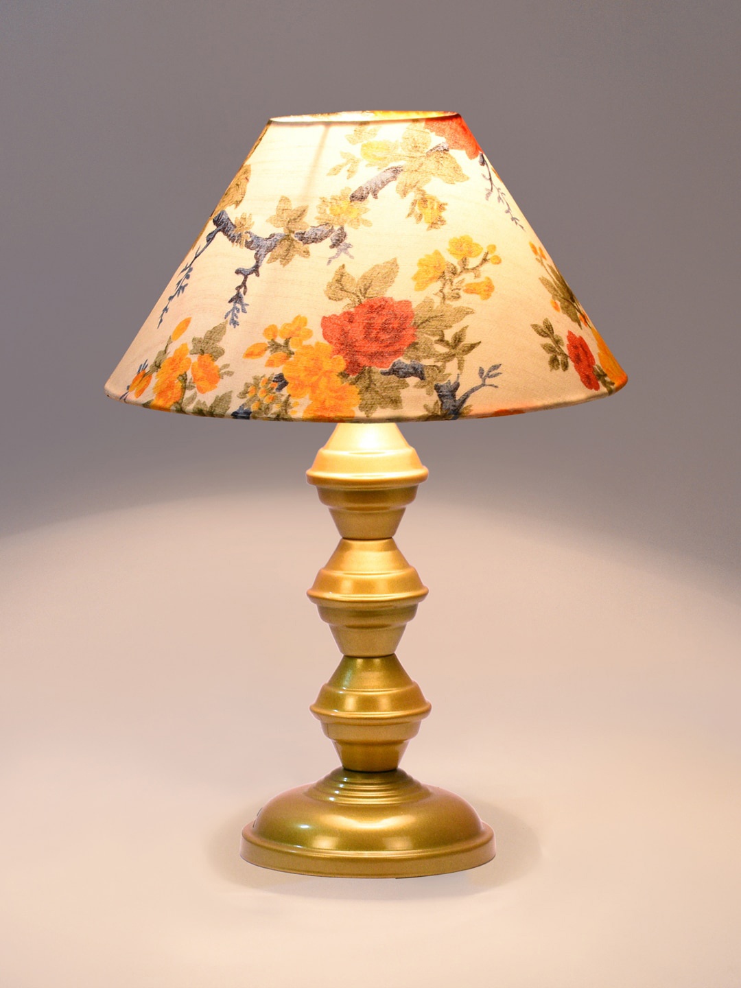 

foziq Gold-Toned & White Printed Metal Table Lamp