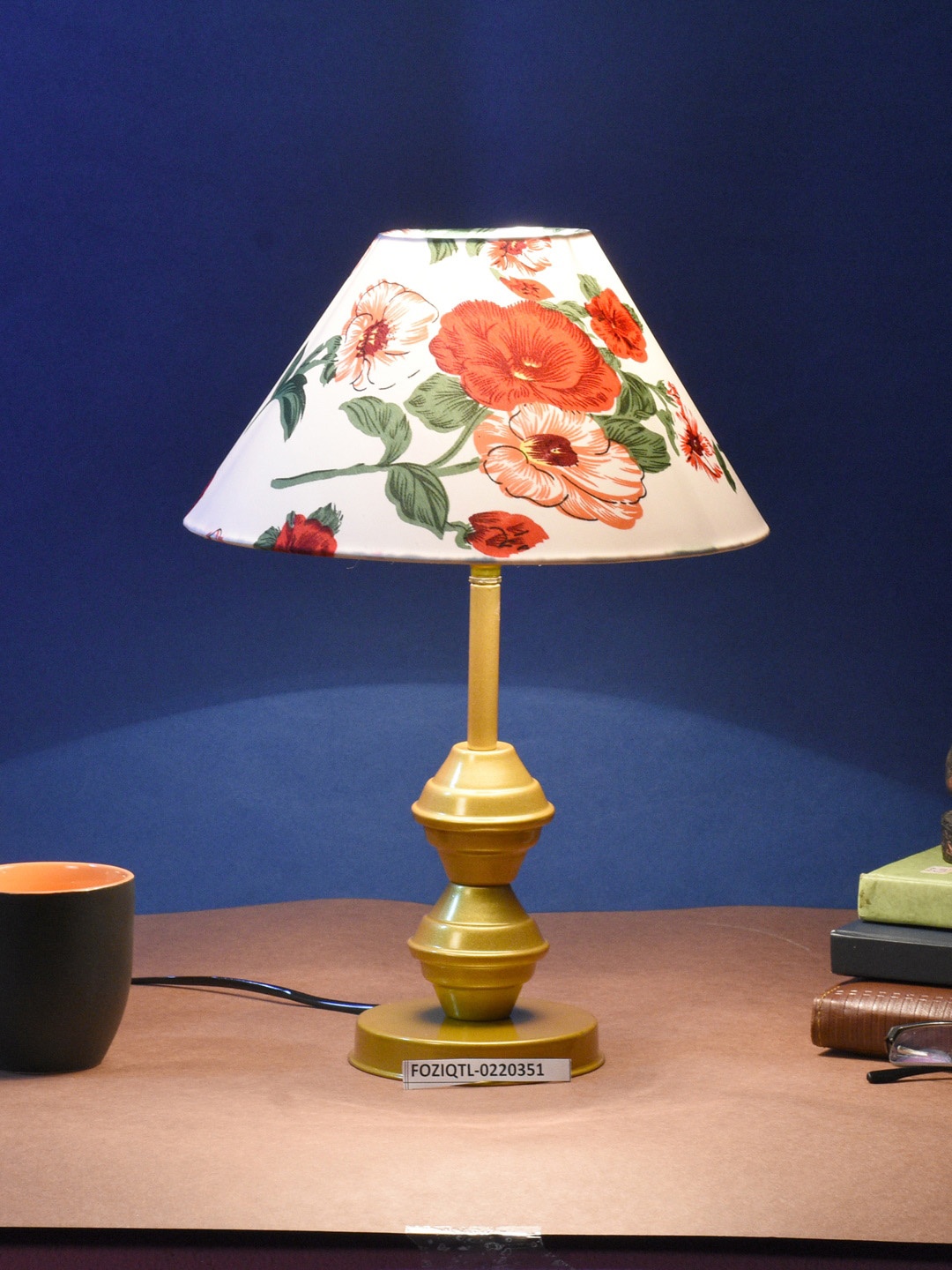 

foziq Gold-Toned & White Printed Metal Table Lamps